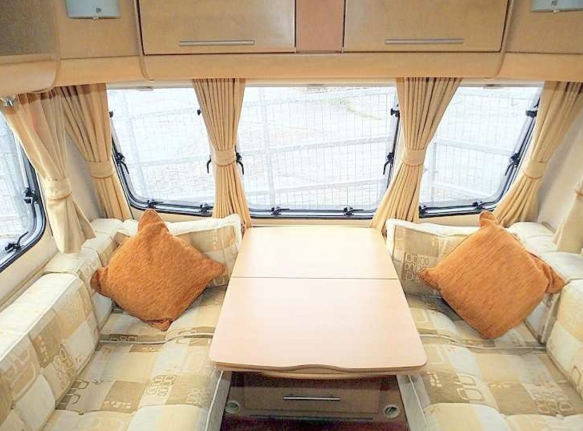 BAILEY PAGEANT CHAMPAGNE SERIES 6 MODEL**2007**4 BERTH**TOURING CARAVAN*** - Image 8 of 20