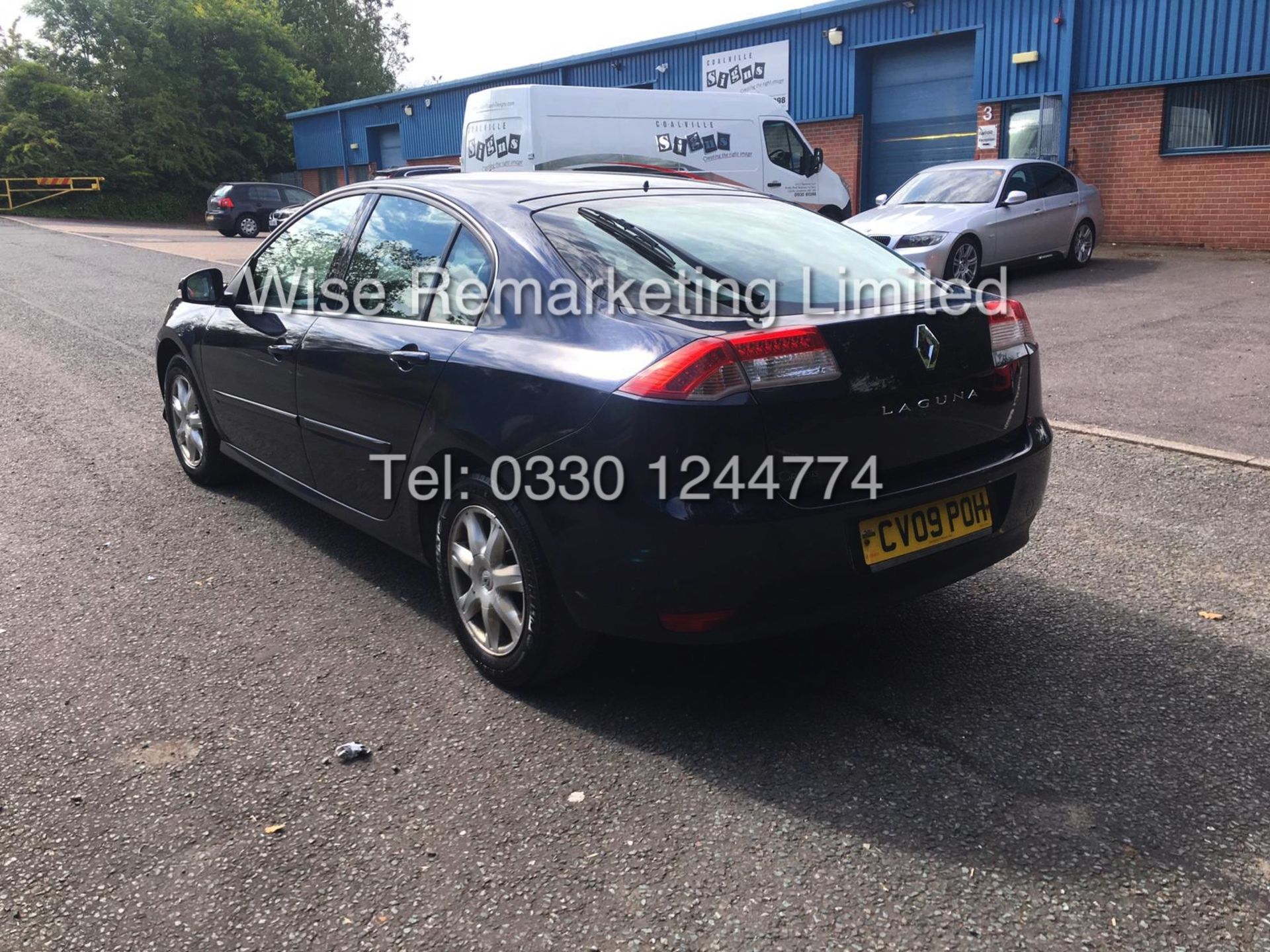 RENAULT LAGUNA DYNAMIQUE 1.5 DCI 2009 - FSH - 1 OWNER FROM NEW - Image 5 of 10