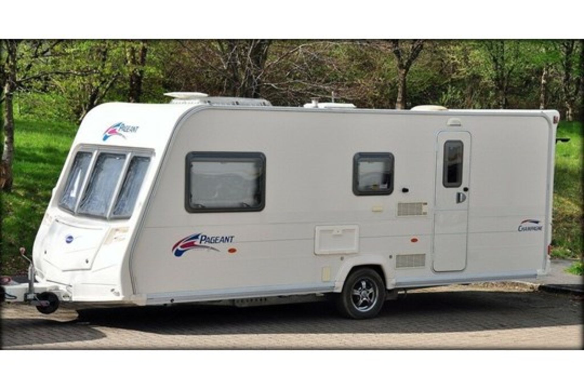 ***RESERVE MET*** BAILEY PAGEANT CHAMPAGNE SERIES 6 MODEL**2007**4 BERTH**TOURING CARAVAN***