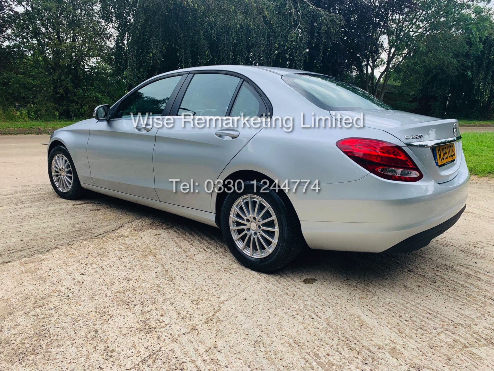 ***RESERVE MET*** MERCEDES C CLASS C220D BLUETEC SE EXECUTIVE 2015 *FULL HISTORY* *SAT NAV* - Image 11 of 30