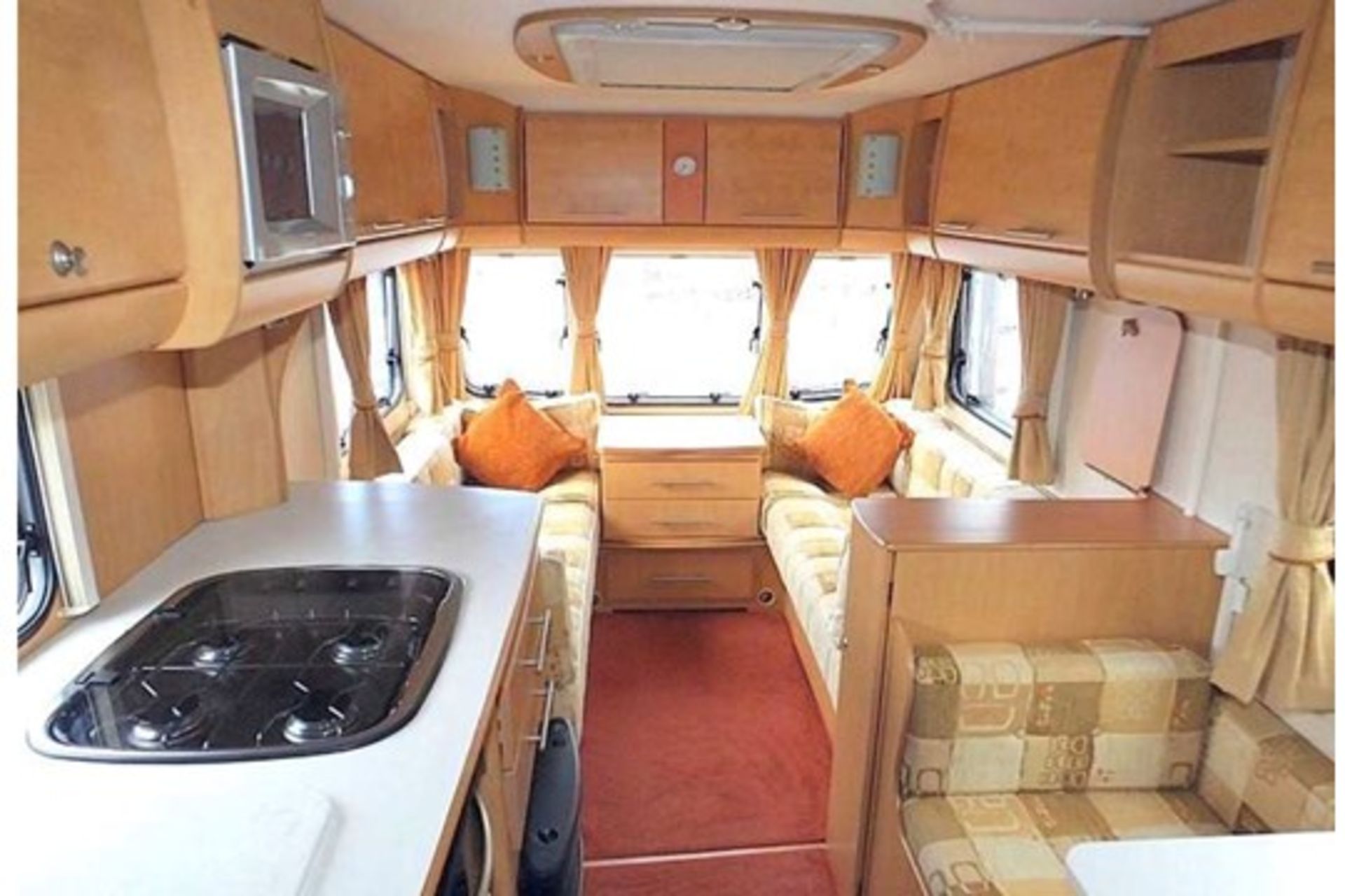 ***RESERVE MET*** BAILEY PAGEANT CHAMPAGNE SERIES 6 MODEL**2007**4 BERTH**TOURING CARAVAN*** - Image 9 of 20