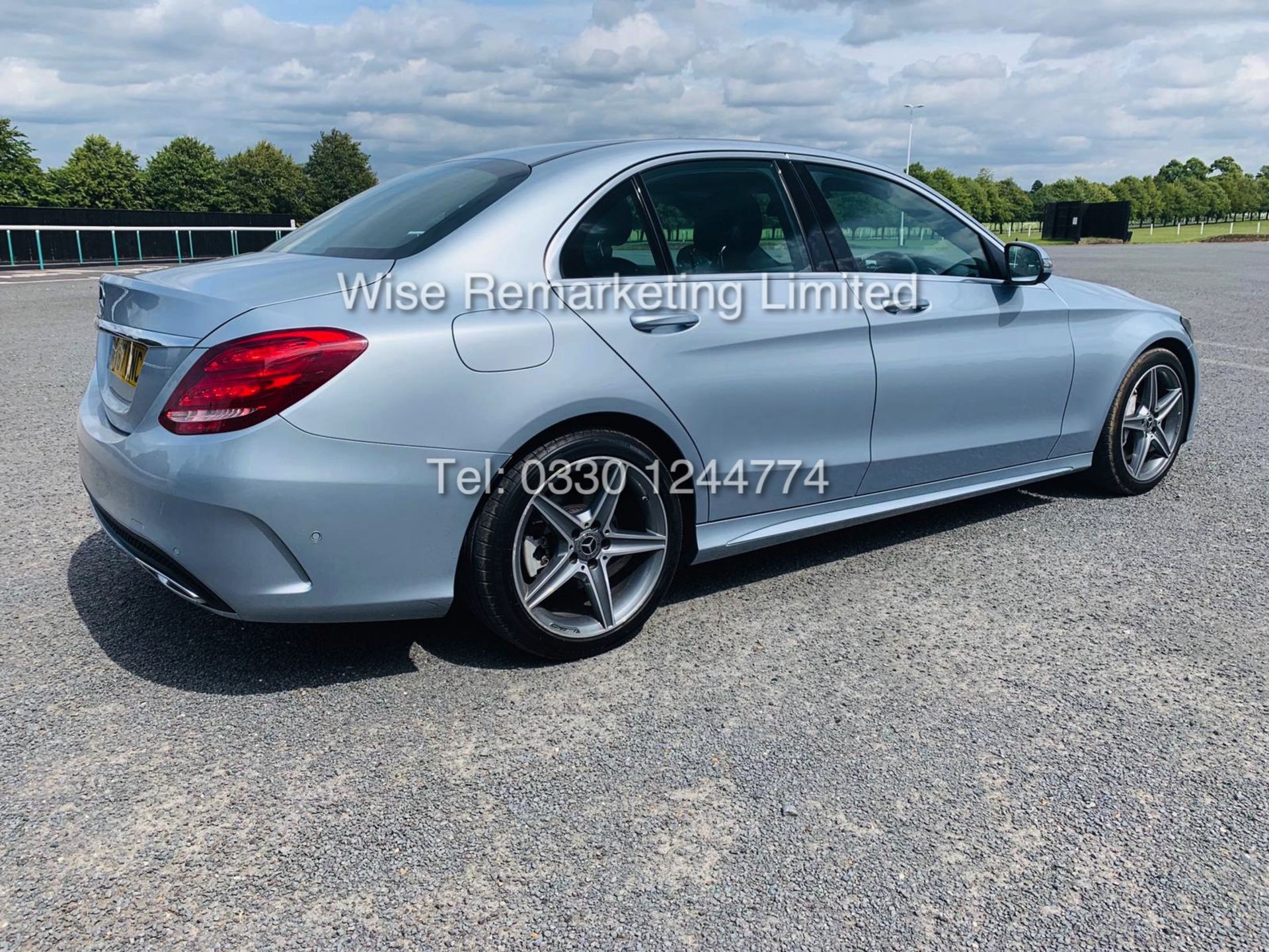 MERCEDES C CLASS C220D AMG LINE 9G - TRONIC - 1 OWNER - 2018 MODEL - Image 8 of 37