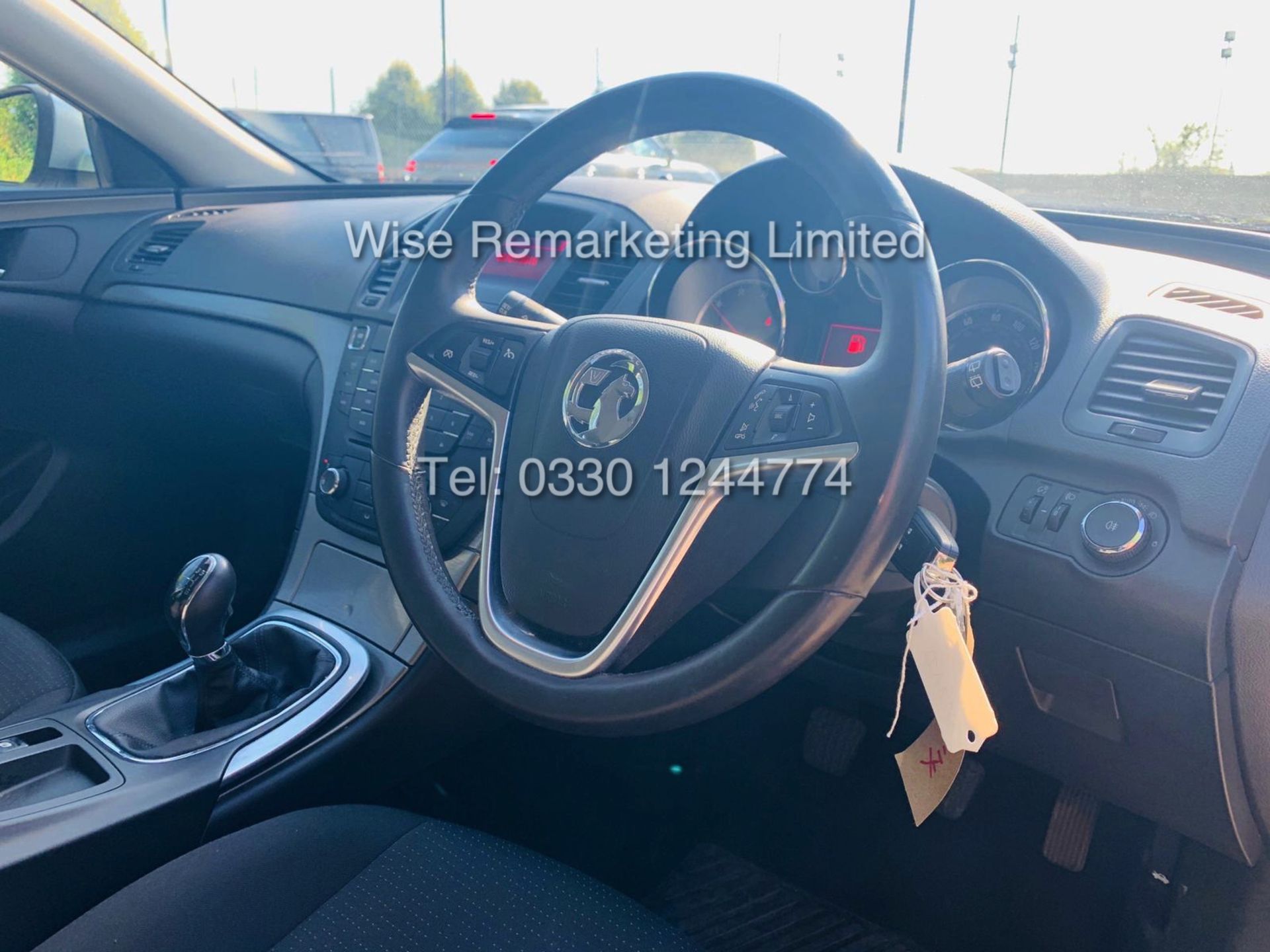 **RESERVE MET** VAUXHALL INSIGNIA 2.0 CDTI ECOFLEX ES 2013 *FULL HISTORY* (6 STAMPS) 1 OWNER - Image 25 of 30