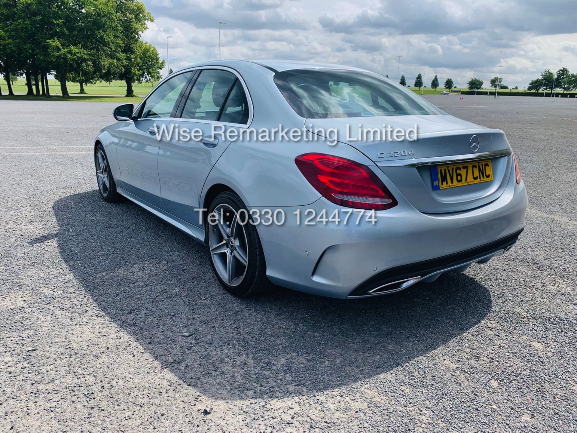 MERCEDES C220d AMG LINE SPORT AUTO 9G (2018 MODEL) ** LOW MILES** 1 KEEPER - HUGE SPEC - Image 10 of 37