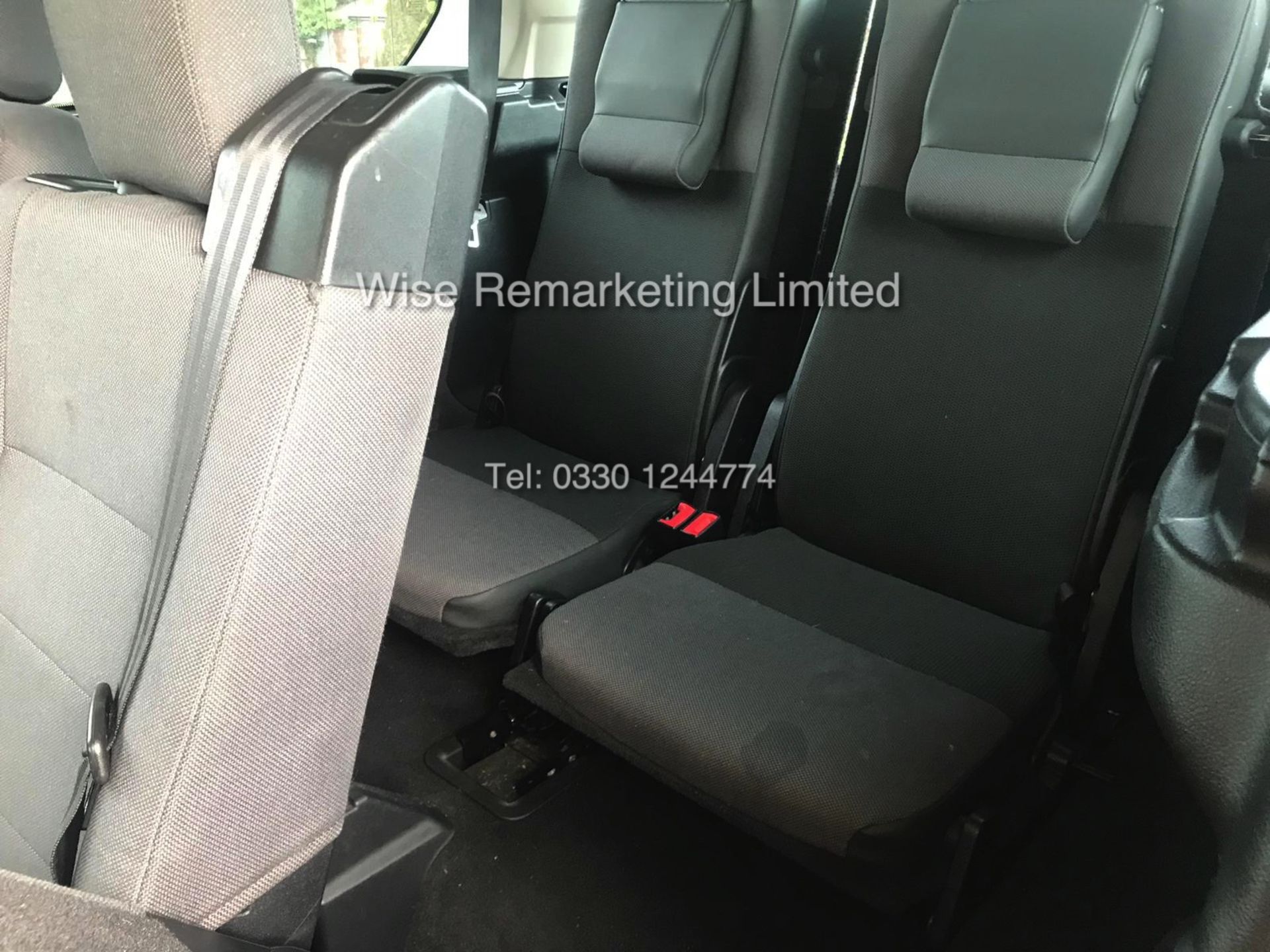 LAND ROVER DISCOVERY TDV6 GS (2008 MODEL) *7 SEATER* - Image 12 of 17