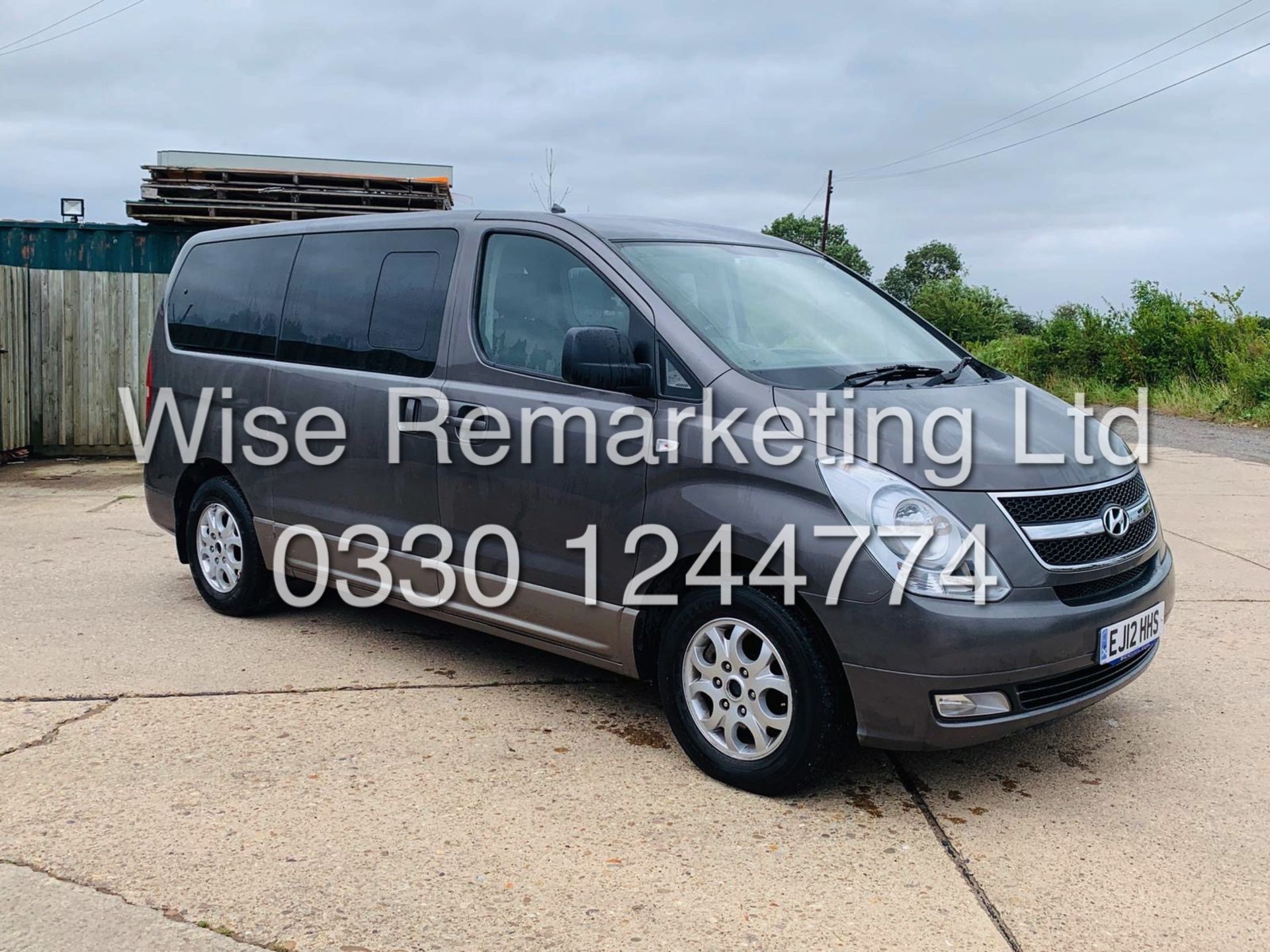 HYUNDAI i800 *STYLE EDITION* 9 SEATER BUS / MPV (2012) '2.5 CRDI - 170 PS - AUTO' *AIR CON* (NO VAT)