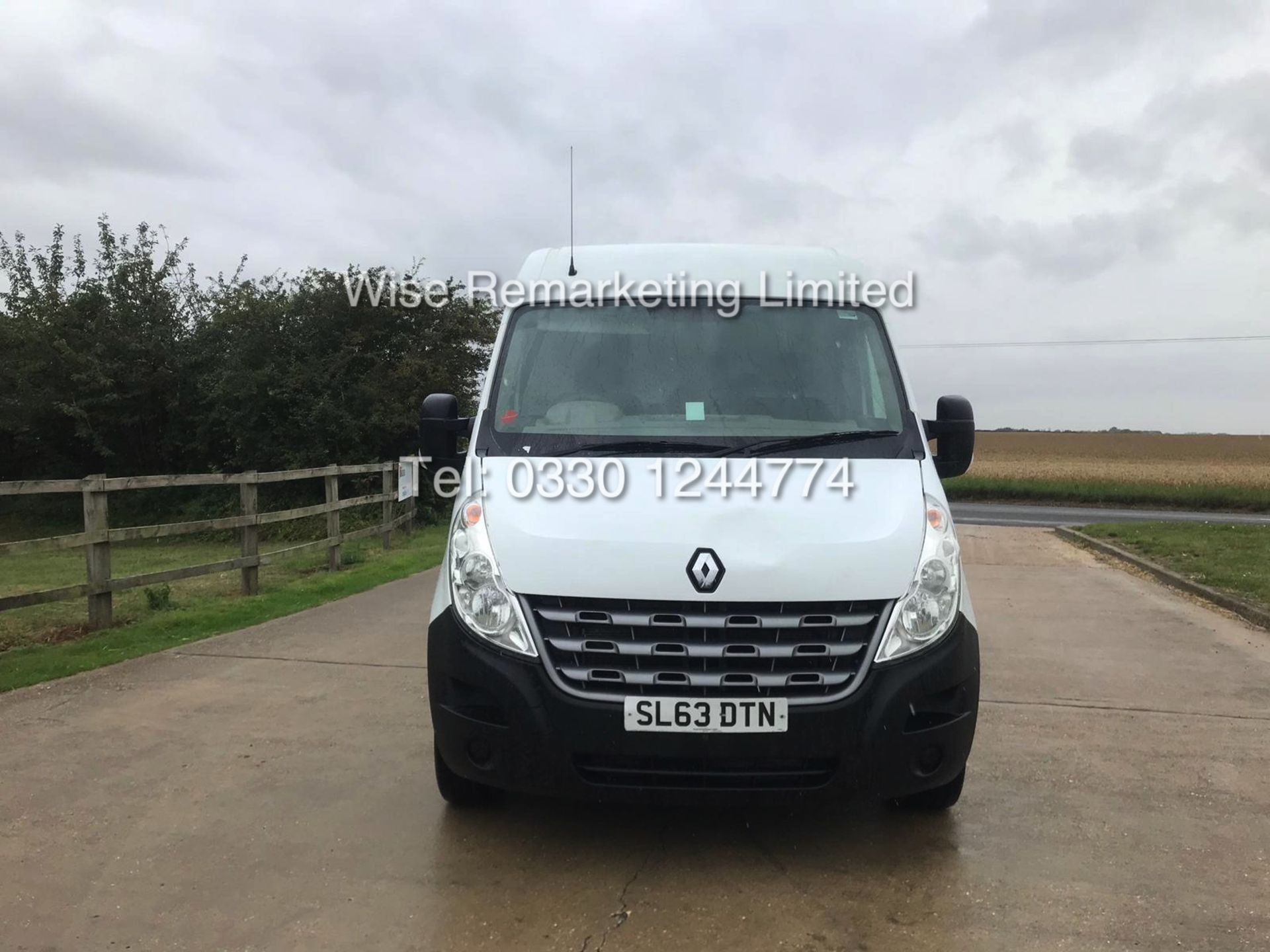 **RESERVE MET** RENAULT MASTER LM35 2.3 DCI 125 (2014) LWB 3500KG - 1 OWNER FROM NEW - AIR CON - Image 2 of 11