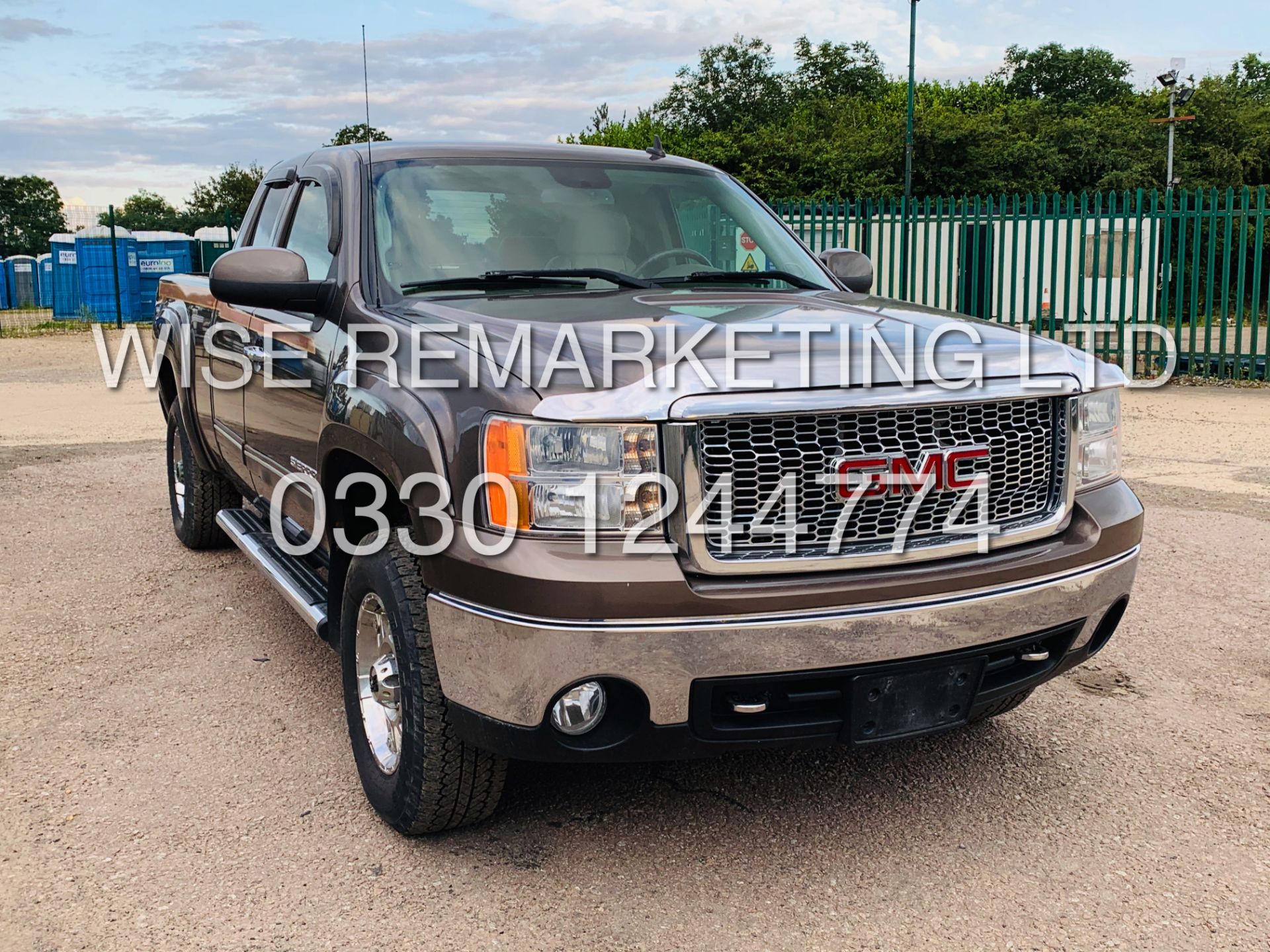 ***RESERVE MET*** GMC SIERRA 5.3L V8 SLT KING-CAB-5 SEATS**4X4** METALLIC BROWN**2007 YEAR** - Image 5 of 44