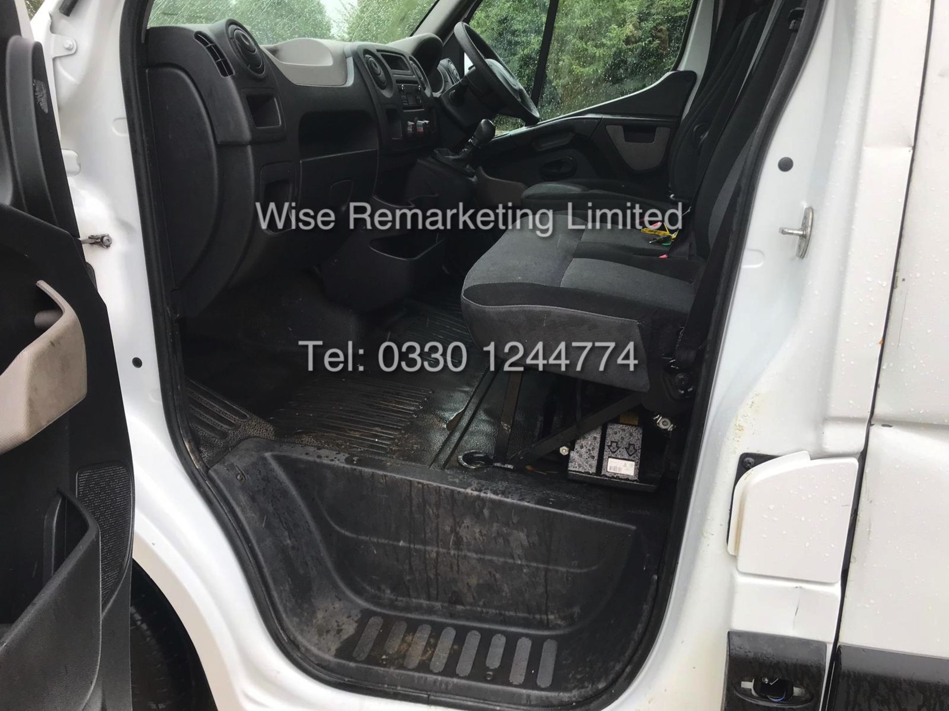 **RESERVE MET** RENAULT MASTER LM35 2.3 DCI 125 (2014) LWB 3500KG - 1 OWNER FROM NEW - AIR CON - Image 6 of 11