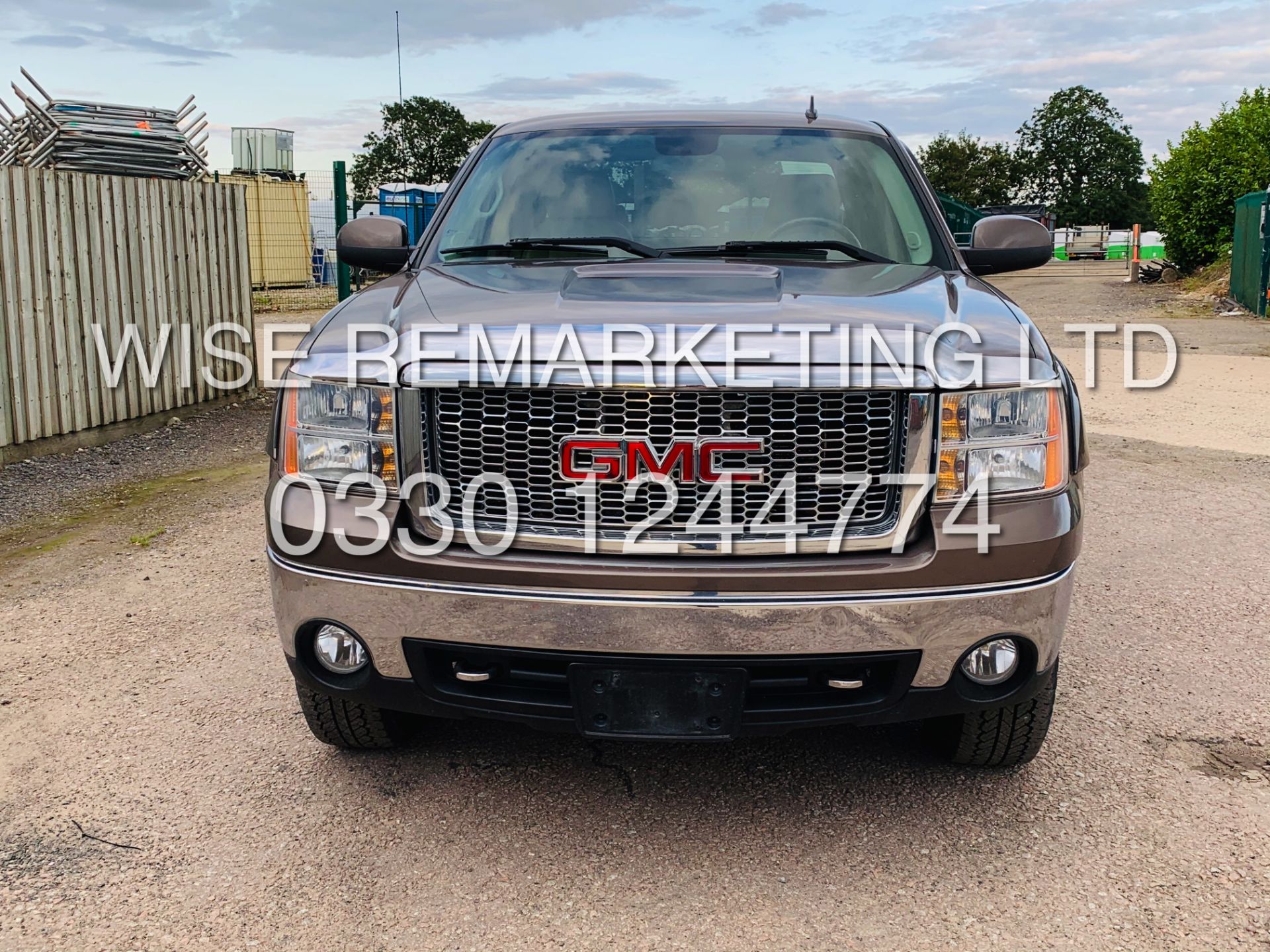 ***RESERVE MET*** GMC SIERRA 5.3L V8 SLT KING-CAB-5 SEATS**4X4** METALLIC BROWN**2007 YEAR** - Image 4 of 44