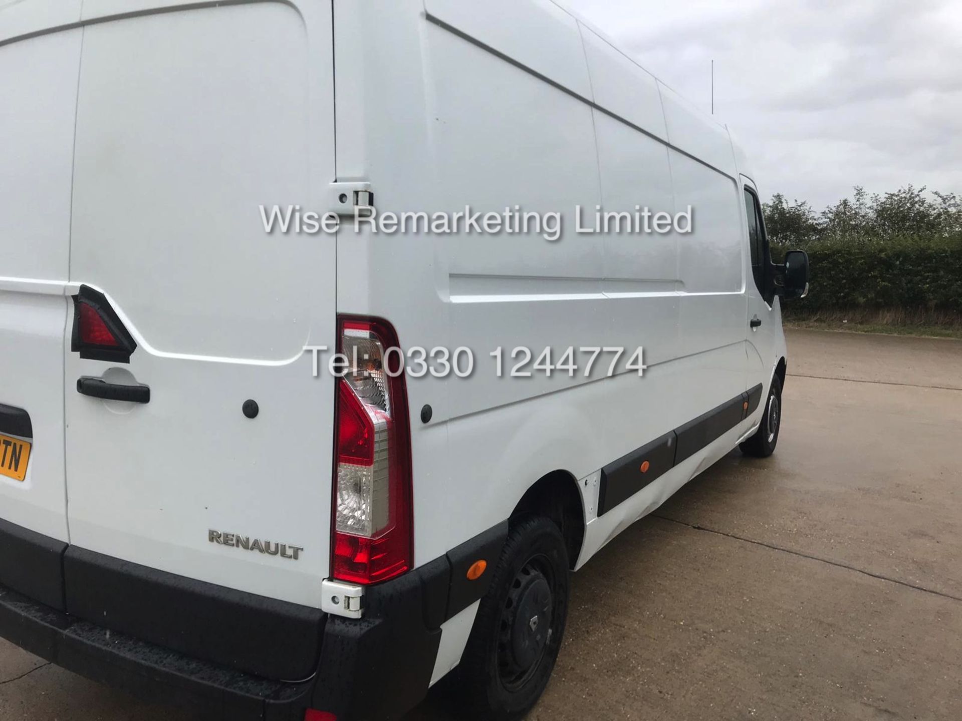 **RESERVE MET** RENAULT MASTER LM35 2.3 DCI 125 (2014) LWB 3500KG - 1 OWNER FROM NEW - AIR CON - Image 4 of 11