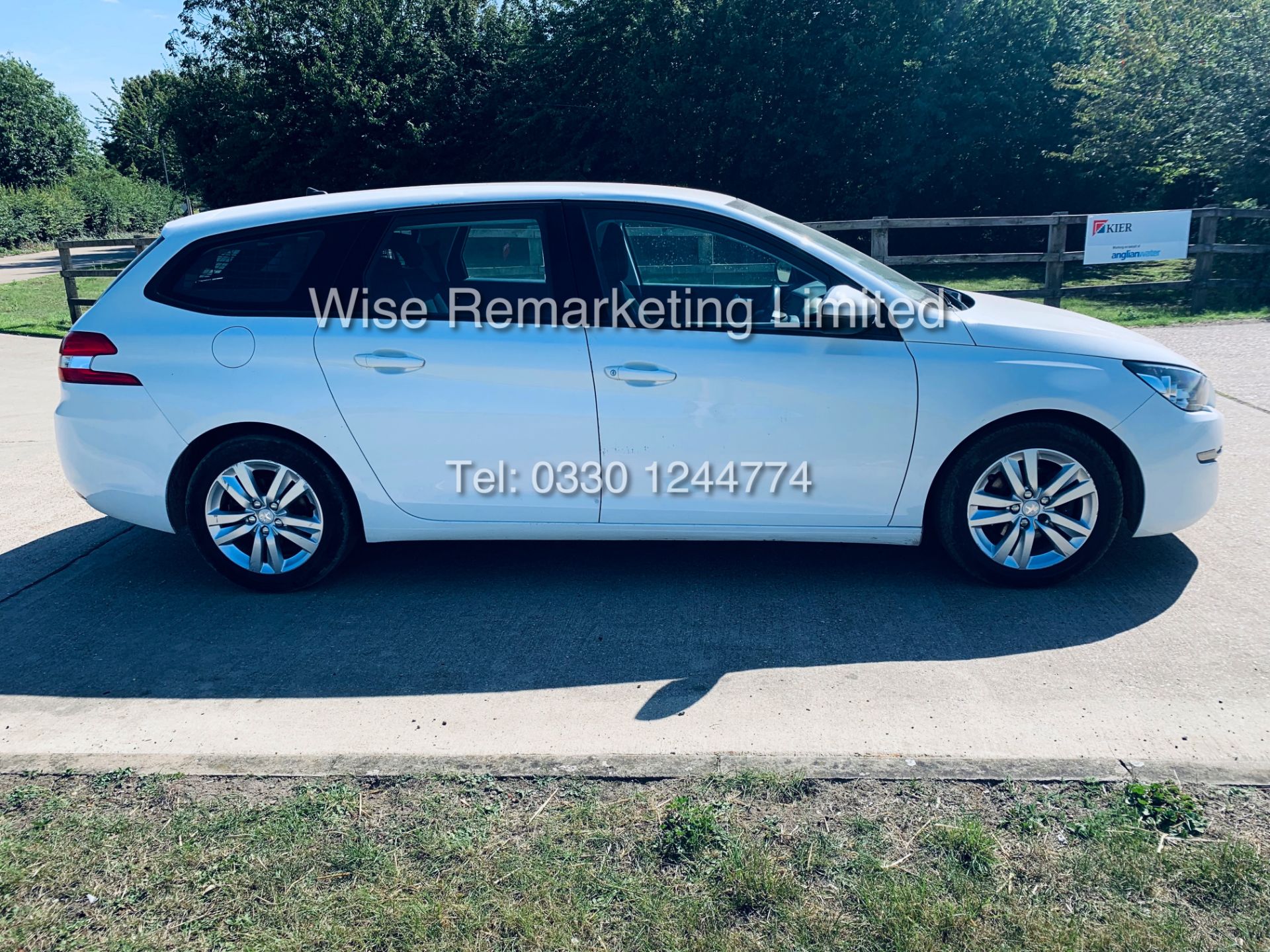 ***RESERVE MET*** PEUGEOT 308 ESTATE 1.6 HDi ACTIVE (2014) - 1 KEEPER FROM NEW - *SAT NAV* BIG SPEC - Image 4 of 18