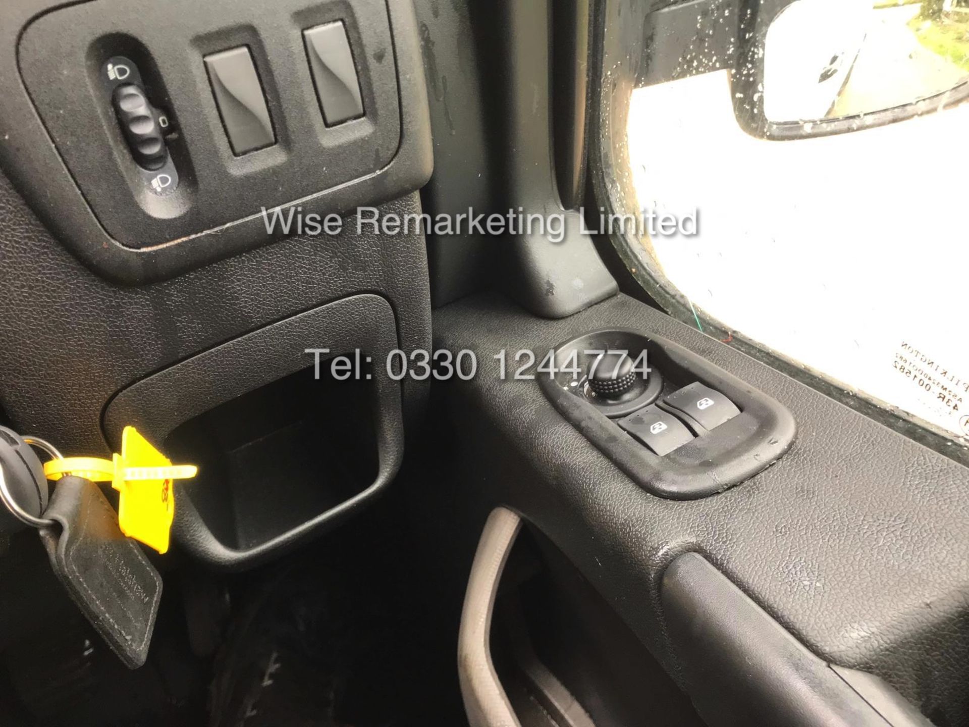 **RESERVE MET** RENAULT MASTER LM35 2.3 DCI 125 (2014) LWB 3500KG - 1 OWNER FROM NEW - AIR CON - Image 7 of 11