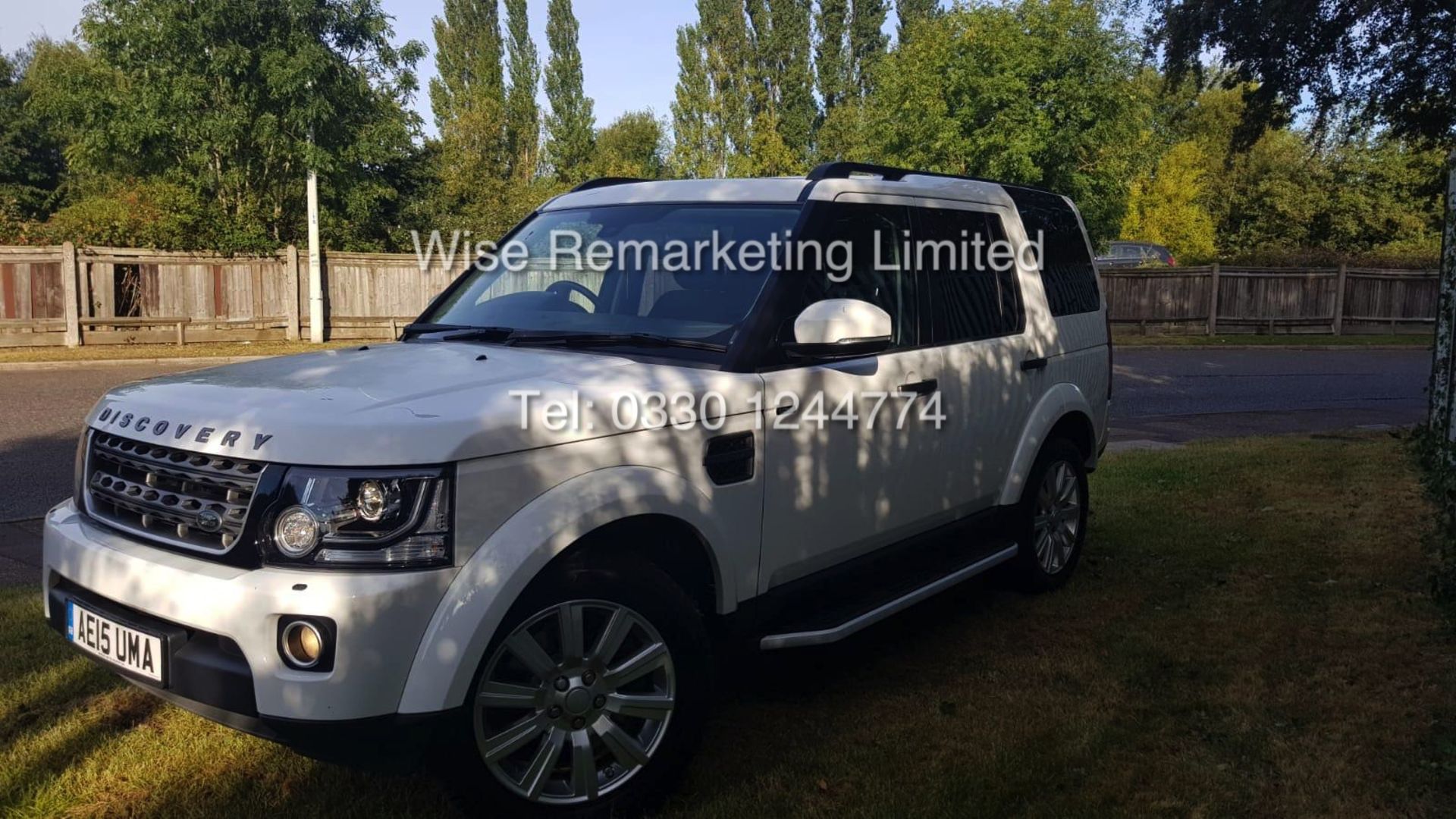 LAND ROVER DISCOVERY 3.0 SDV6 SE AUTOMATIC (2015 - 15 REG) 255BHP - DIAMOND WHITE - Image 14 of 30