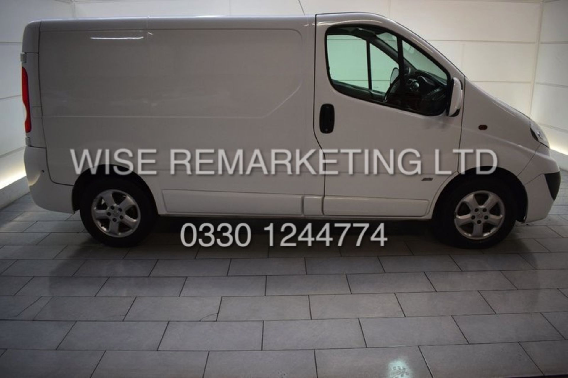 *Reserve Met* Vauxhall Vivaro *Sportive* SWB - Panel Van (64 Reg) '2.0 CDTI - 6 Speed' **Air Con** - Image 5 of 15