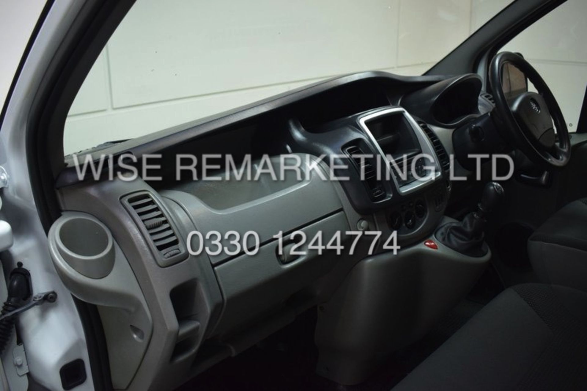 *Reserve Met* Vauxhall Vivaro *Sportive* SWB - Panel Van (64 Reg) '2.0 CDTI - 6 Speed' **Air Con** - Image 10 of 15