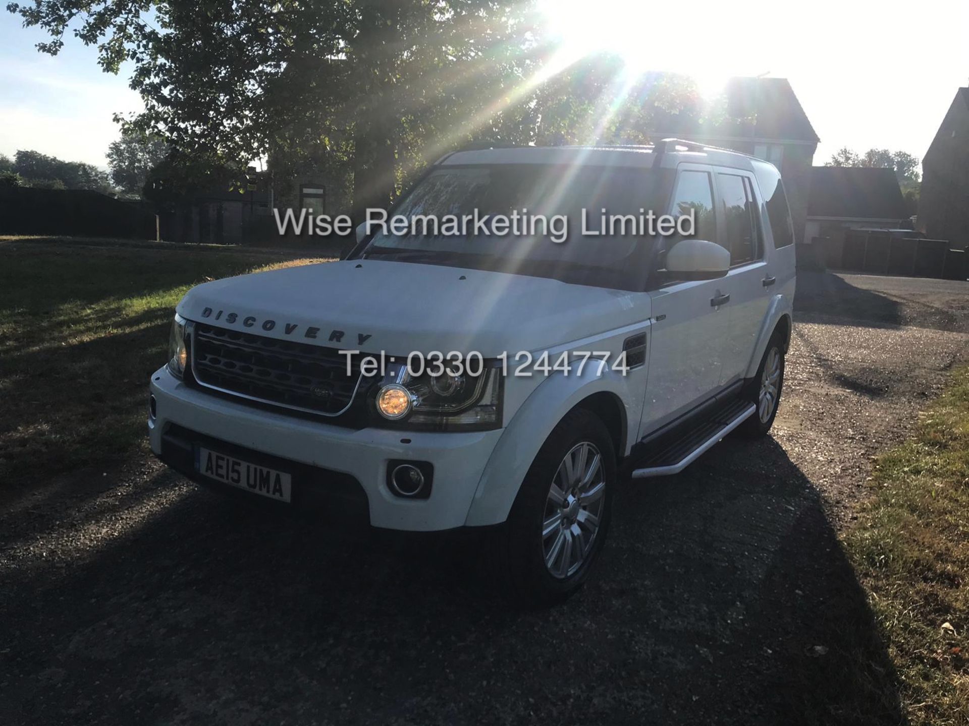 LAND ROVER DISCOVERY 3.0 SDV6 SE AUTOMATIC (2015 - 15 REG) 255BHP - DIAMOND WHITE - Image 28 of 30