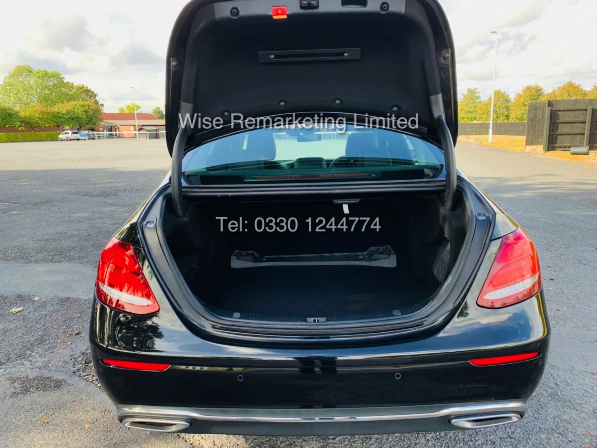 **RESERVE MET** MERCEDES E200d SPECIAL EQUIPMENT AUTO 9G-TRONIC (2018 MODEL) - 1 KEEPER FROM NEW - Image 10 of 30