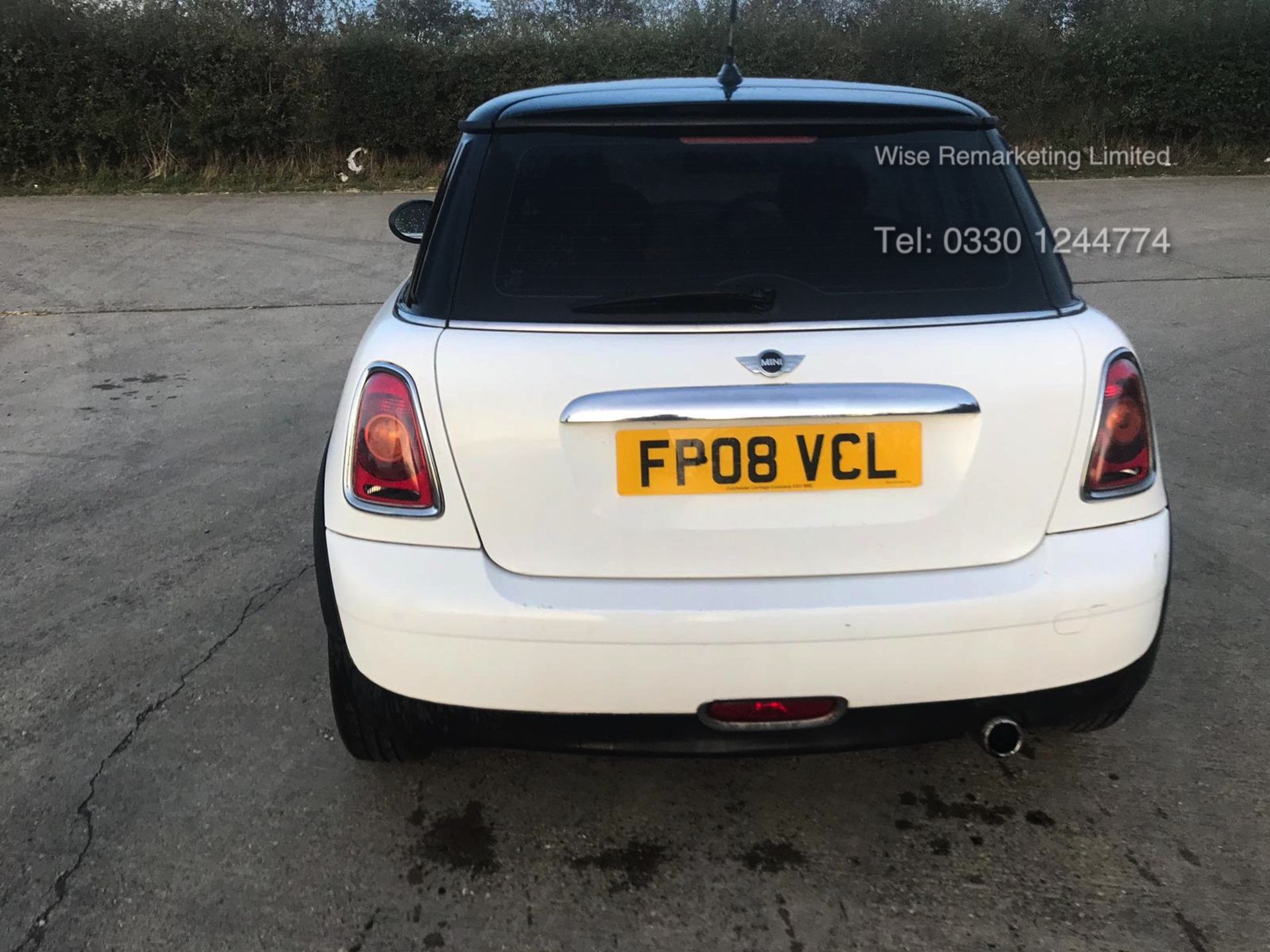 Mini Cooper Hatchback 1.6 D 3 Door - 2008 - 08 Reg - Service History - White - Image 6 of 12