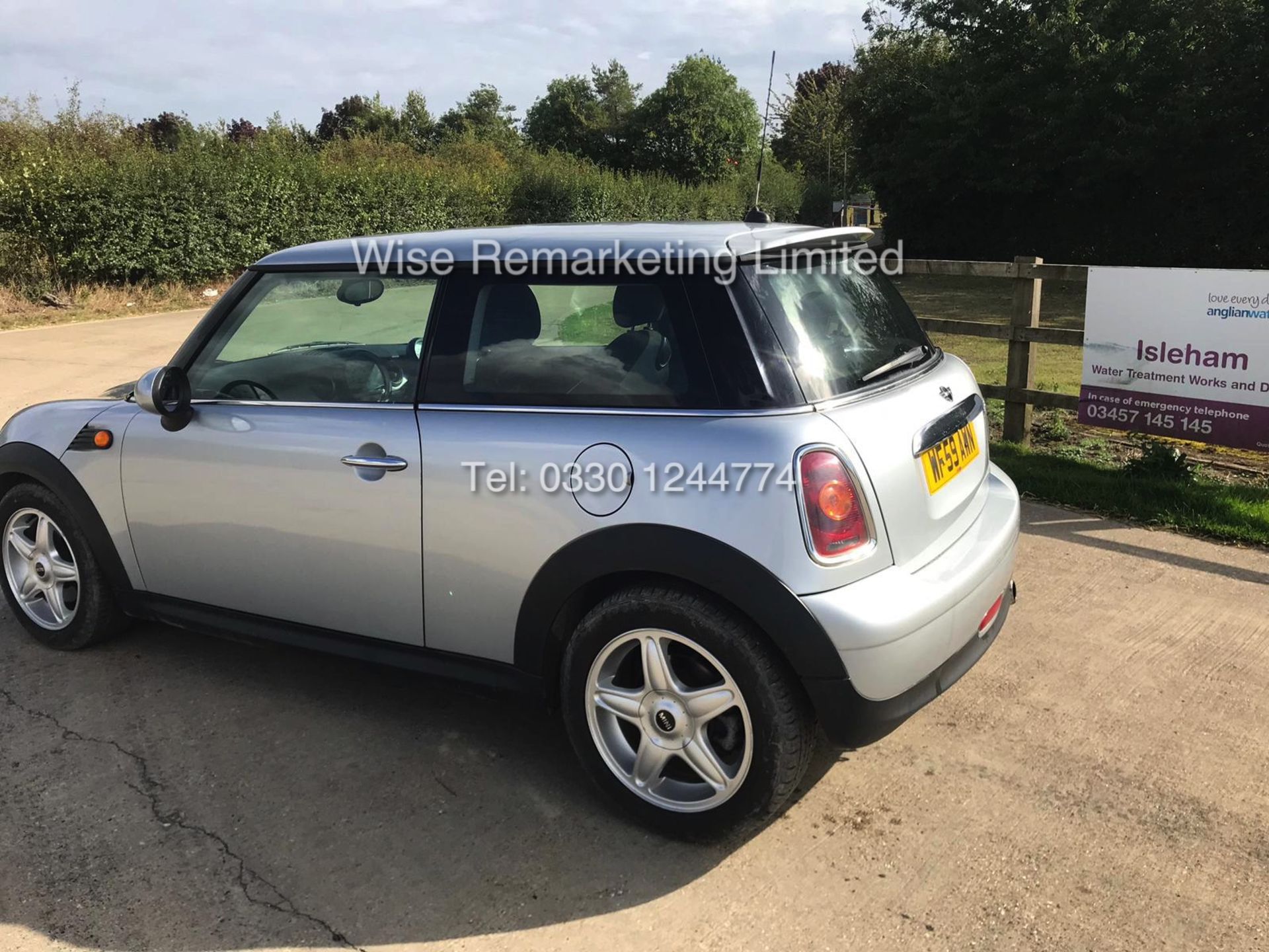 MINI COOPER D 1.6 SILVER - 2009 59 REG - 6 SPEED - Image 2 of 18