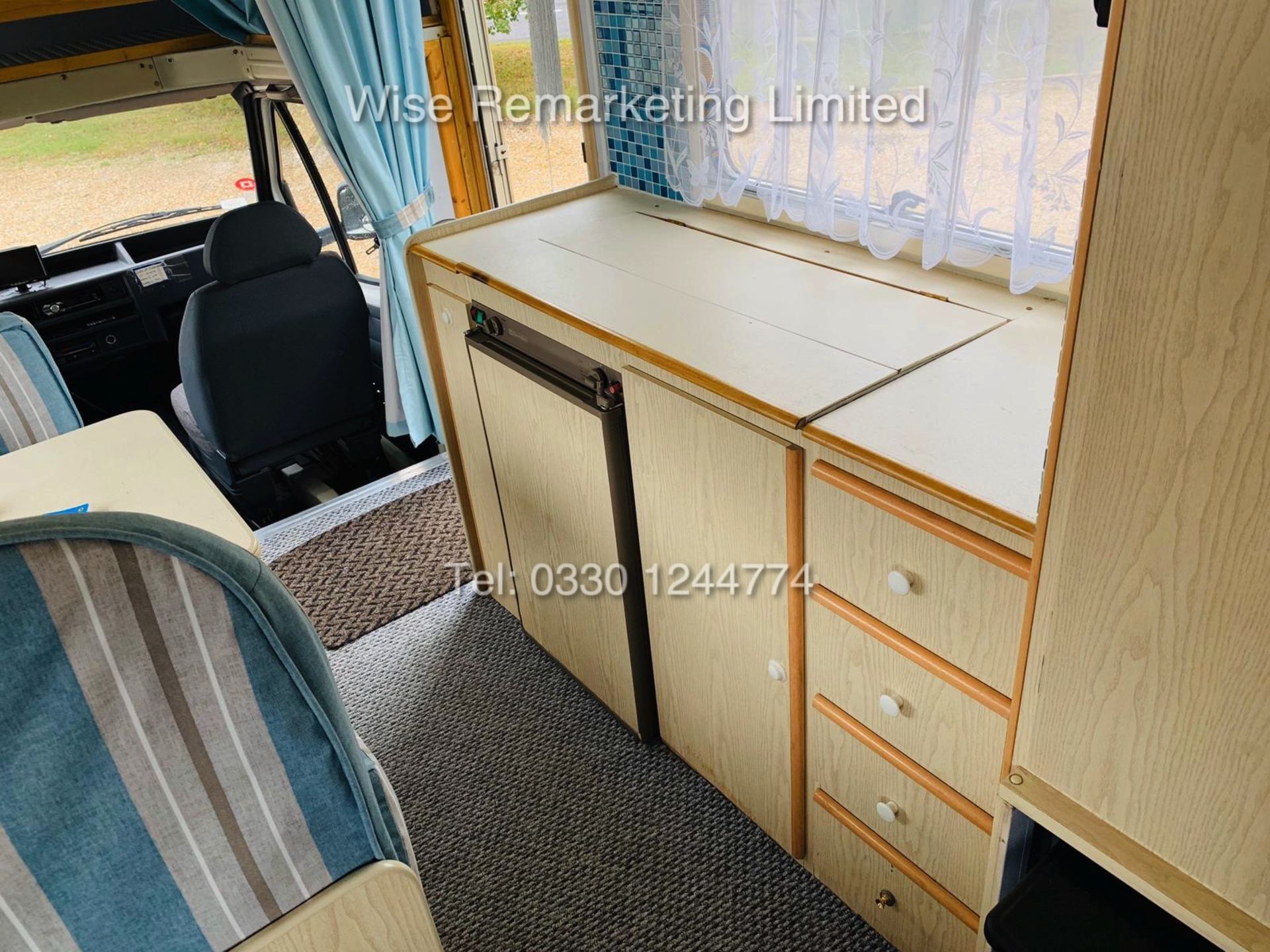 FORD TRANSIT RIVIERA 4/5 BERTH LUXURY MOTORHOME/CAMPER (1996) **LEFT HAND DRIVE** STUNNING ITEM - Image 15 of 35