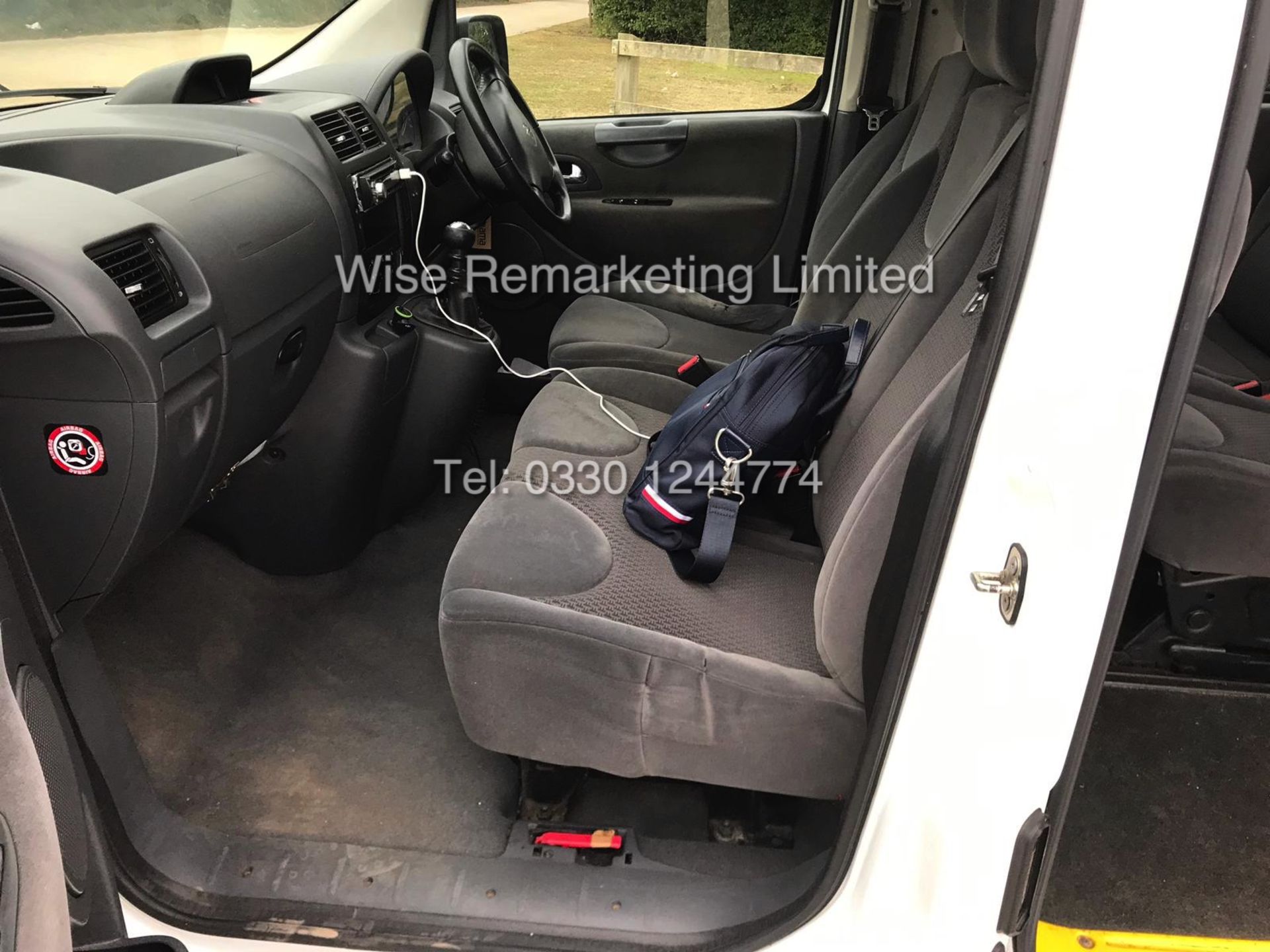 PEUGEOT EUROBUS S *MPV 8 SEATER* 2.0l (2013 - 13 REG) **AIR CON** - 1 OWNER FROM NEW - Image 17 of 19