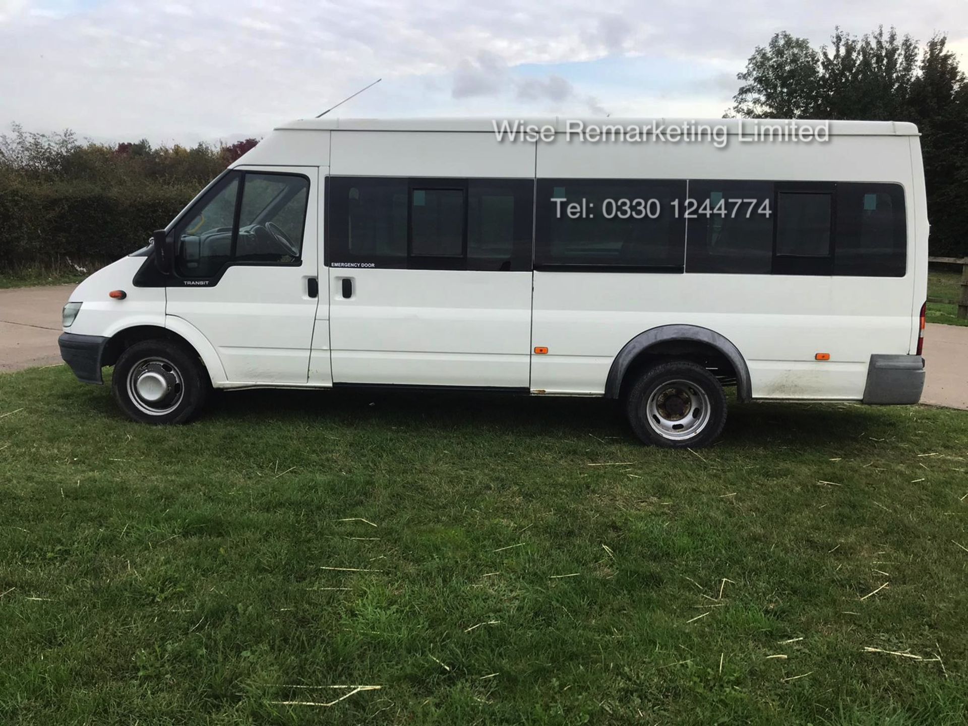 Ford Transit Minibus 2.4l (17 Seater) - 2005 Model - Service History - 1 Keeper - Only 31k Miles