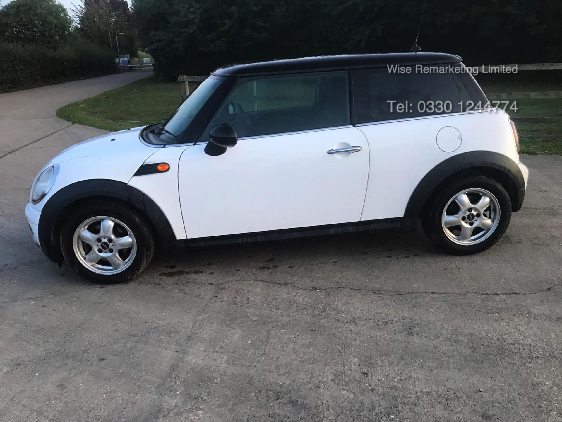 Mini Cooper Hatchback 1.6 D 3 Door - 2008 - 08 Reg - Service History - White - Image 6 of 12