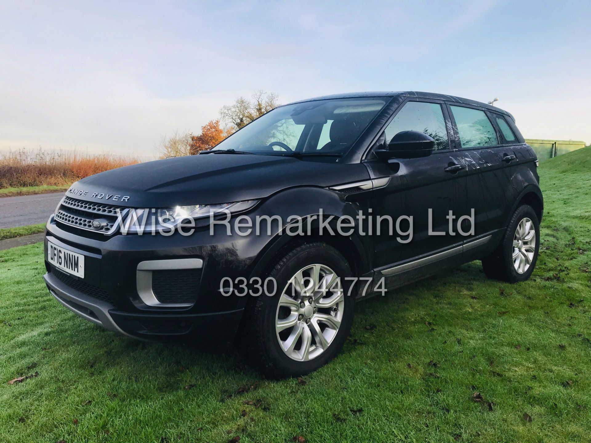 **RESERVE MET** Range Rover Evoque 2.0ED4 "SE black / Special Equipment" 1 Owner - 16 reg - - Image 4 of 30