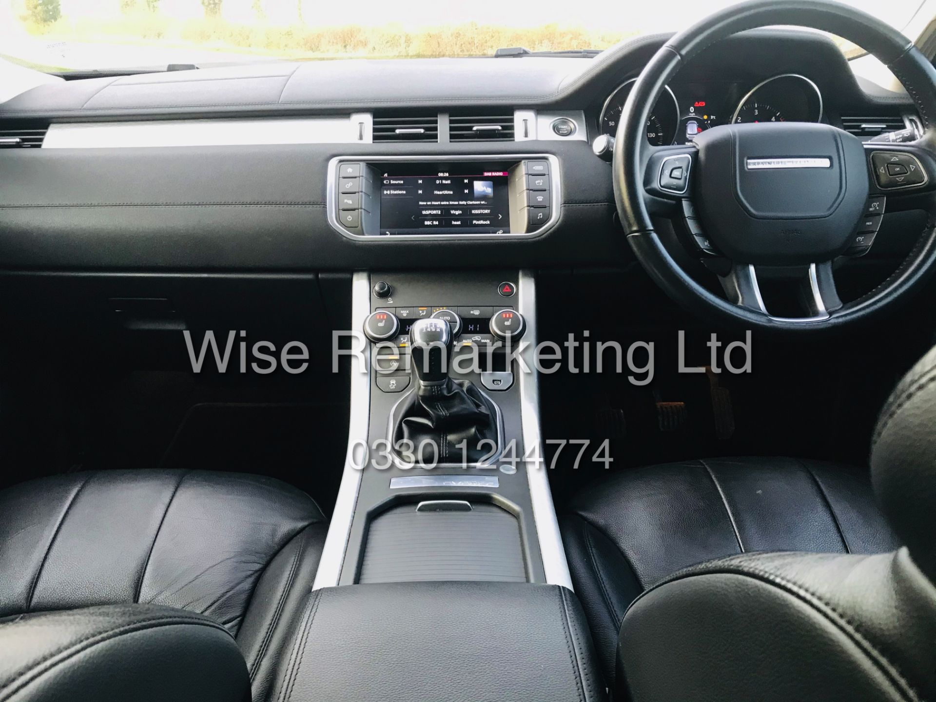 **RESERVE MET** Range Rover Evoque 2.0ED4 "SE black / Special Equipment" 1 Owner - 16 reg - - Image 14 of 30