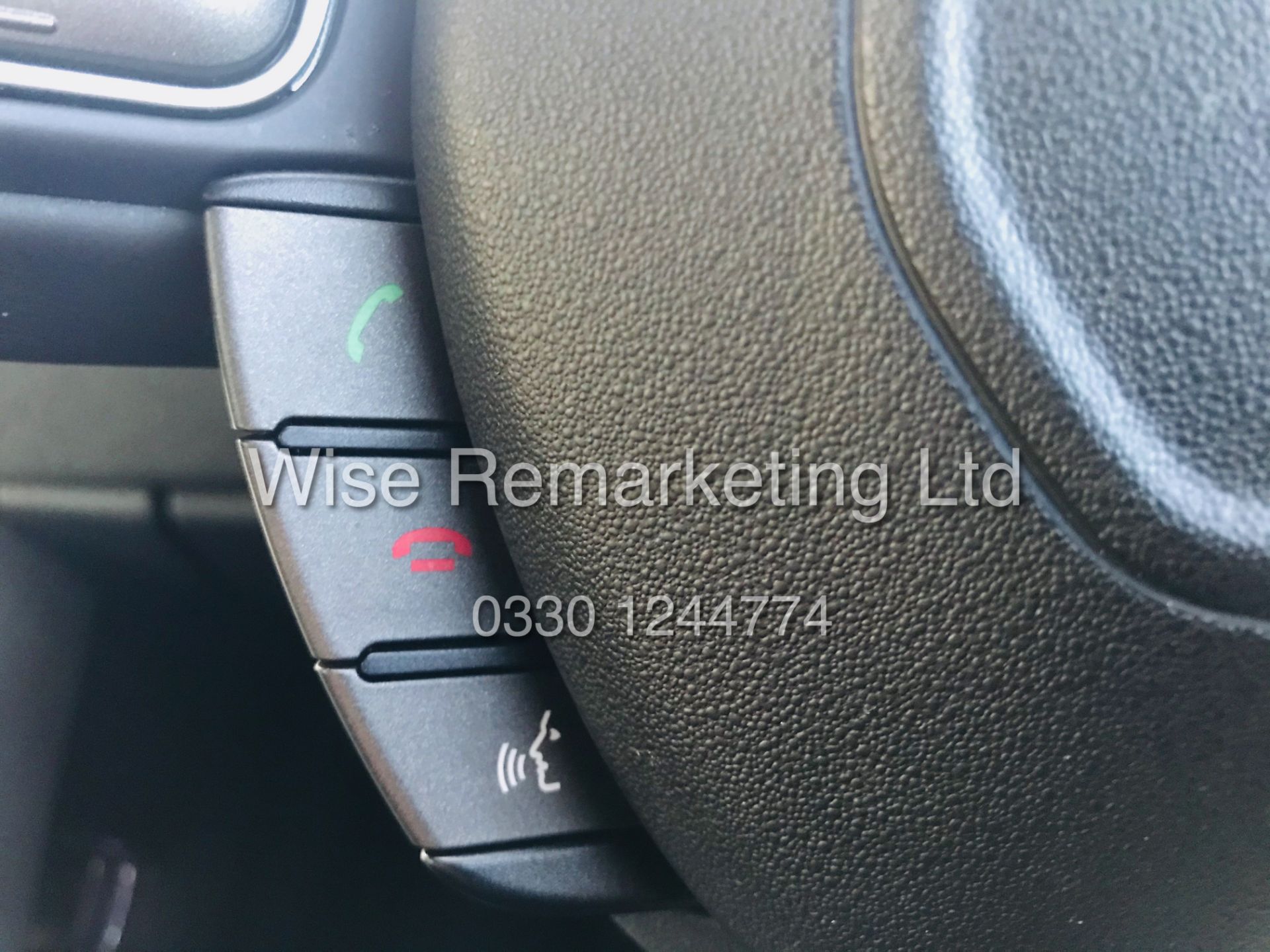 **RESERVE MET** Range Rover Evoque 2.0ED4 "SE black / Special Equipment" 1 Owner - 16 reg - - Image 24 of 30