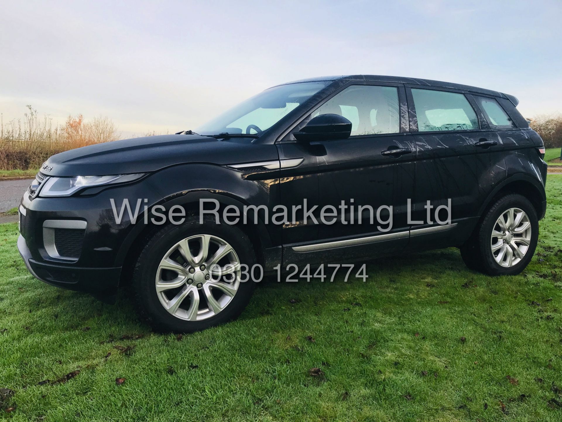 **RESERVE MET** Range Rover Evoque 2.0ED4 "SE black / Special Equipment" 1 Owner - 16 reg - - Image 6 of 30