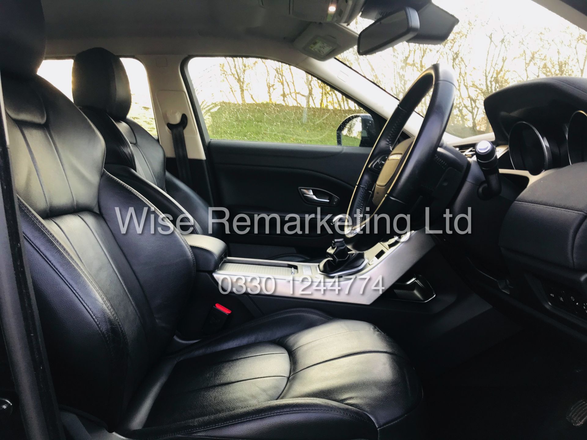 **RESERVE MET** Range Rover Evoque 2.0ED4 "SE black / Special Equipment" 1 Owner - 16 reg - - Image 13 of 30