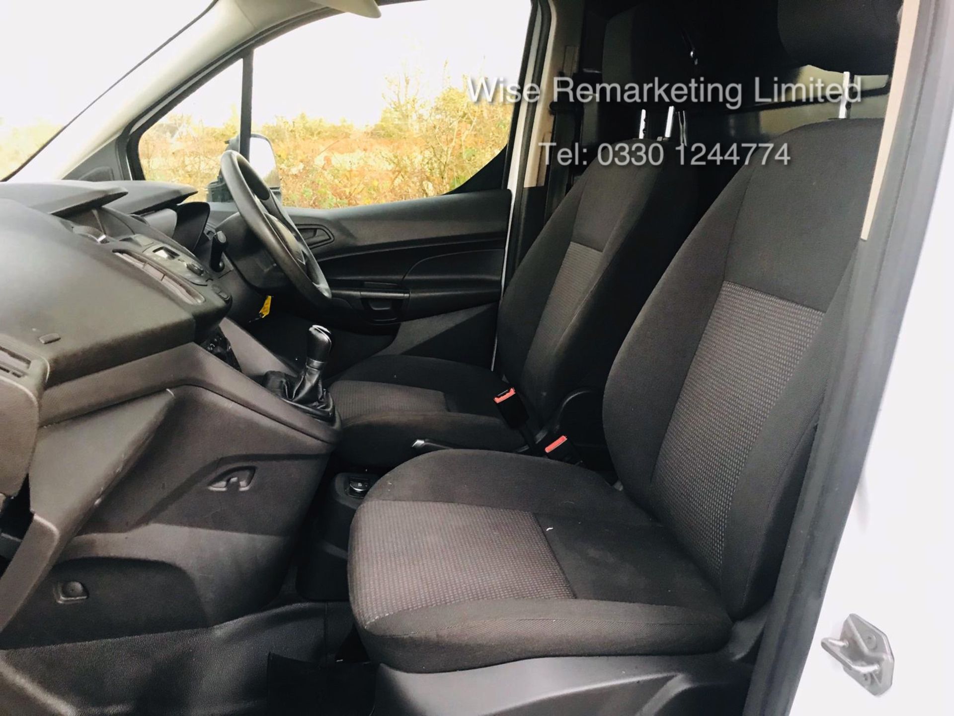 Ford Transit Connect 210 1.6 Eco-Tech LWB - 2015 Model - Service History - Ply Lined - Image 13 of 15