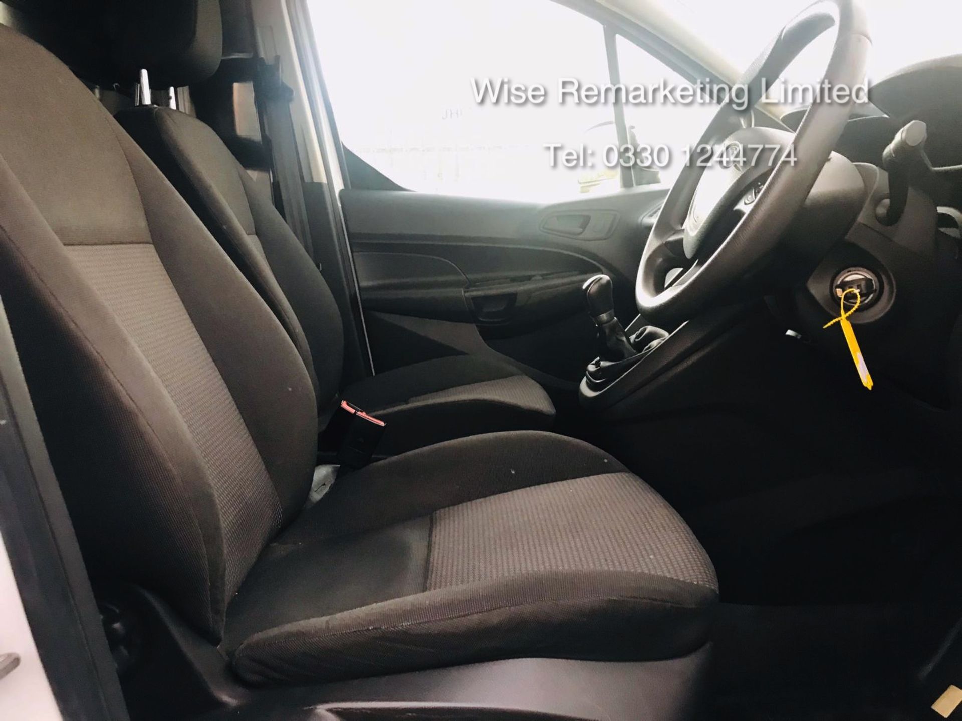 Ford Transit Connect 210 1.6 Eco-Tech LWB - 2015 Model - Service History - Ply Lined - Image 14 of 15