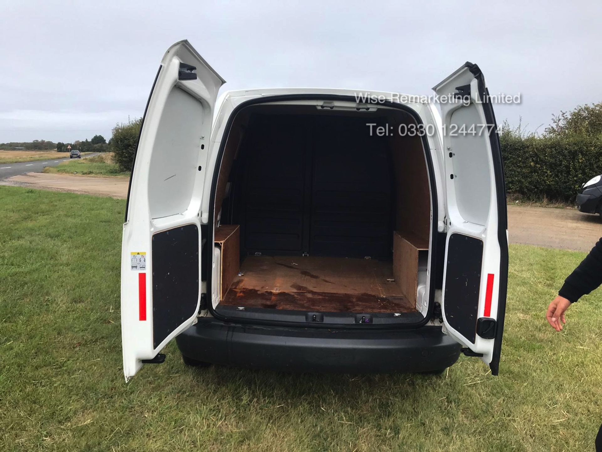 Volkswagen Caddy C20 + Startline 1.6 Tdi - 2014 Model - White - Side Loading Door - Ply Lined - Image 7 of 13