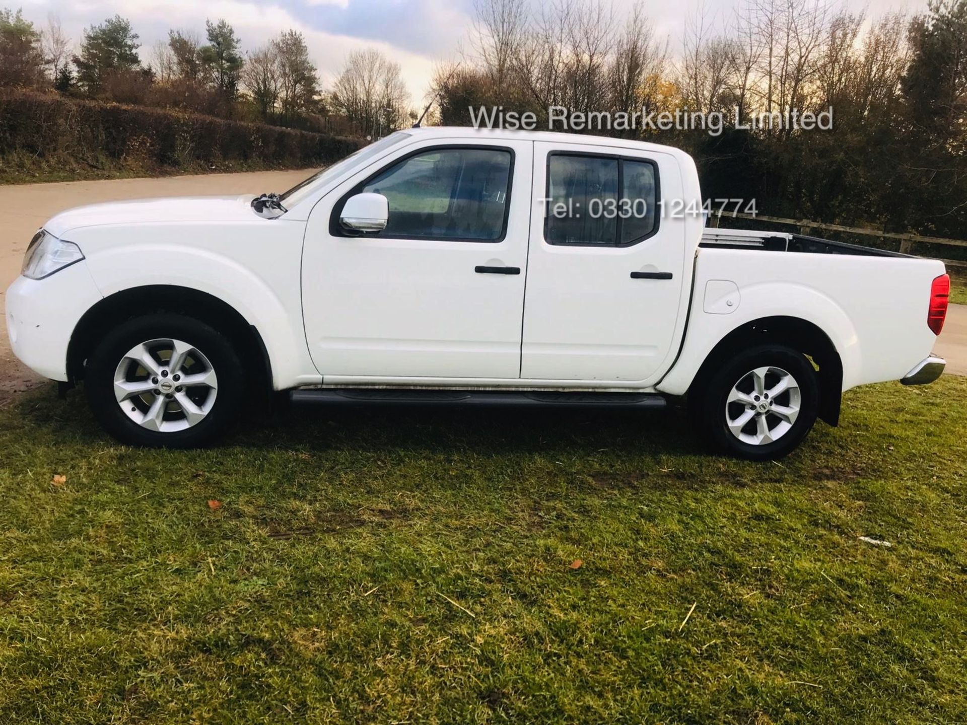 Nissan Navara Acentra 2.5 DCI - 2012 Model - Diamond White - 1 Keeper From New - Tow Bar - Image 4 of 20