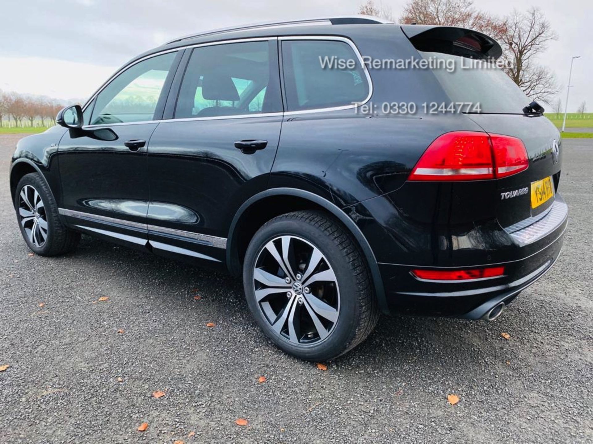 Volkswagen Touareg 3.0 TDI V6 R-Line Auto DSG - 2014 14 Reg - Pan Roof - Sat Nav - HUGE SPEC - Image 7 of 42