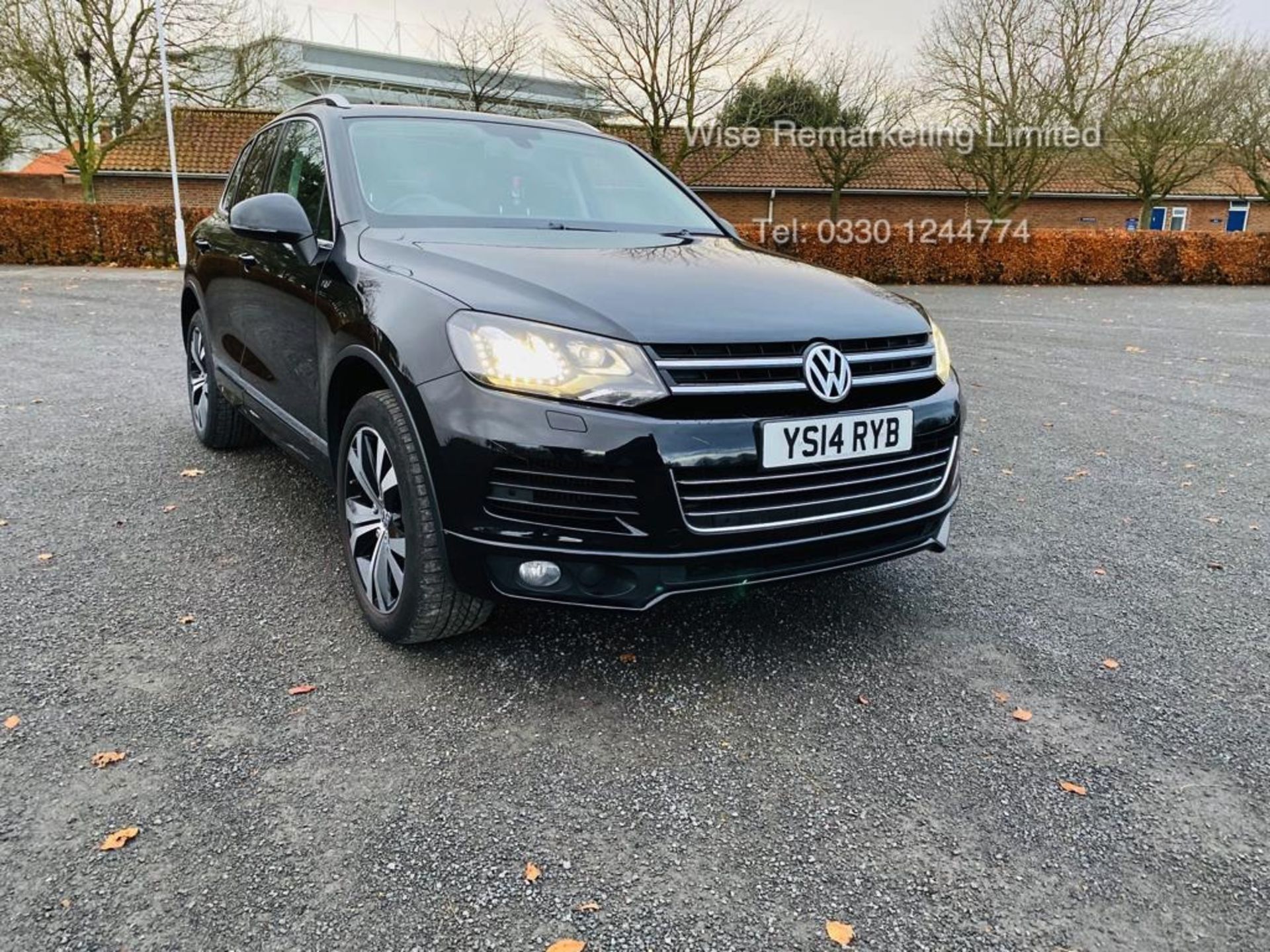 Volkswagen Touareg 3.0 TDI V6 R-Line Auto DSG - 2014 14 Reg - Pan Roof - Sat Nav - HUGE SPEC - Image 13 of 42