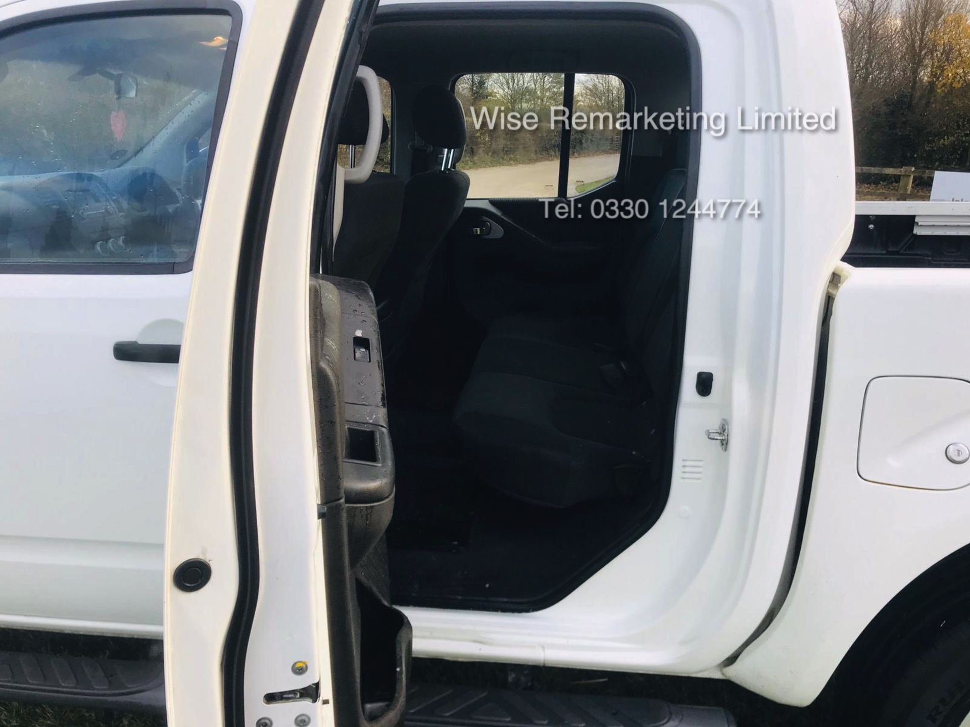 Nissan Navara Acentra 2.5 DCI - 2012 Model - Diamond White - 1 Keeper From New - Tow Bar - Image 16 of 20