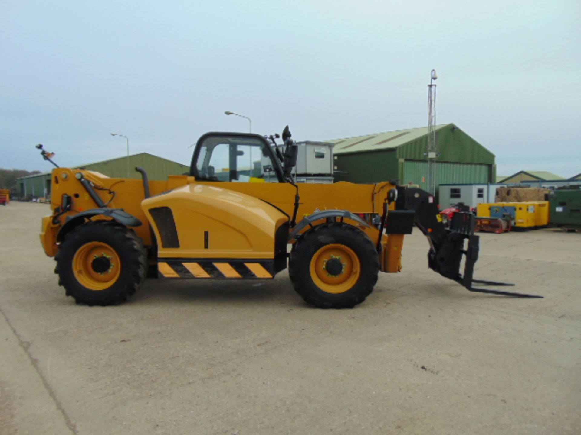 2014 Caterpillar TH414C 3.6 ton Telehandler - Image 10 of 26