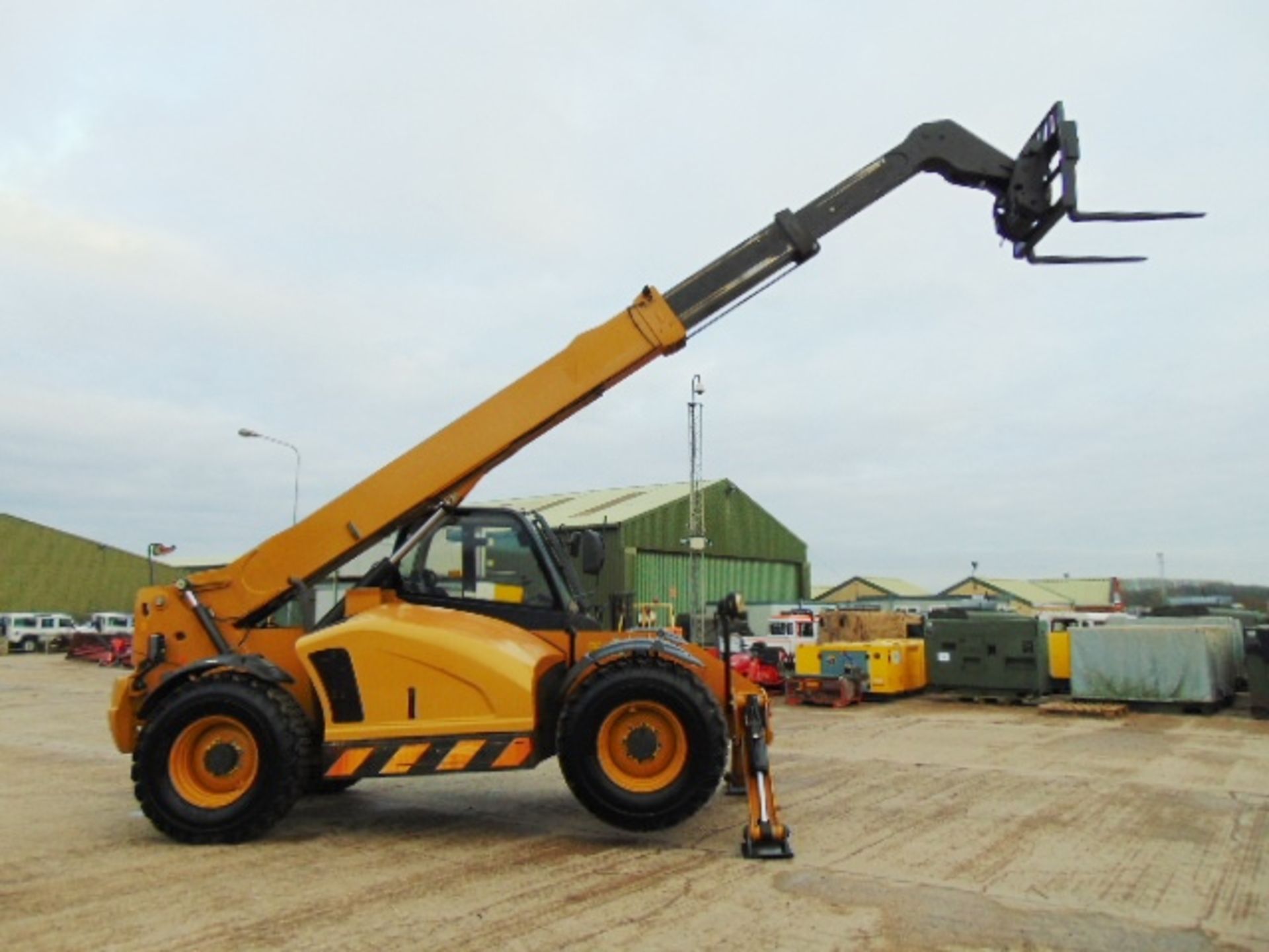 2014 Caterpillar TH414C 3.6 ton Telehandler - Image 3 of 27