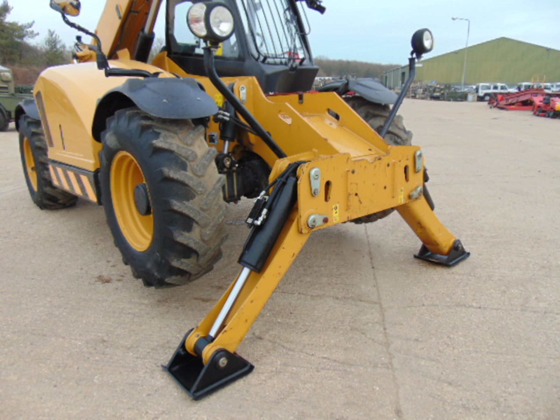 2014 Caterpillar TH414C 3.6 ton Telehandler - Image 4 of 26