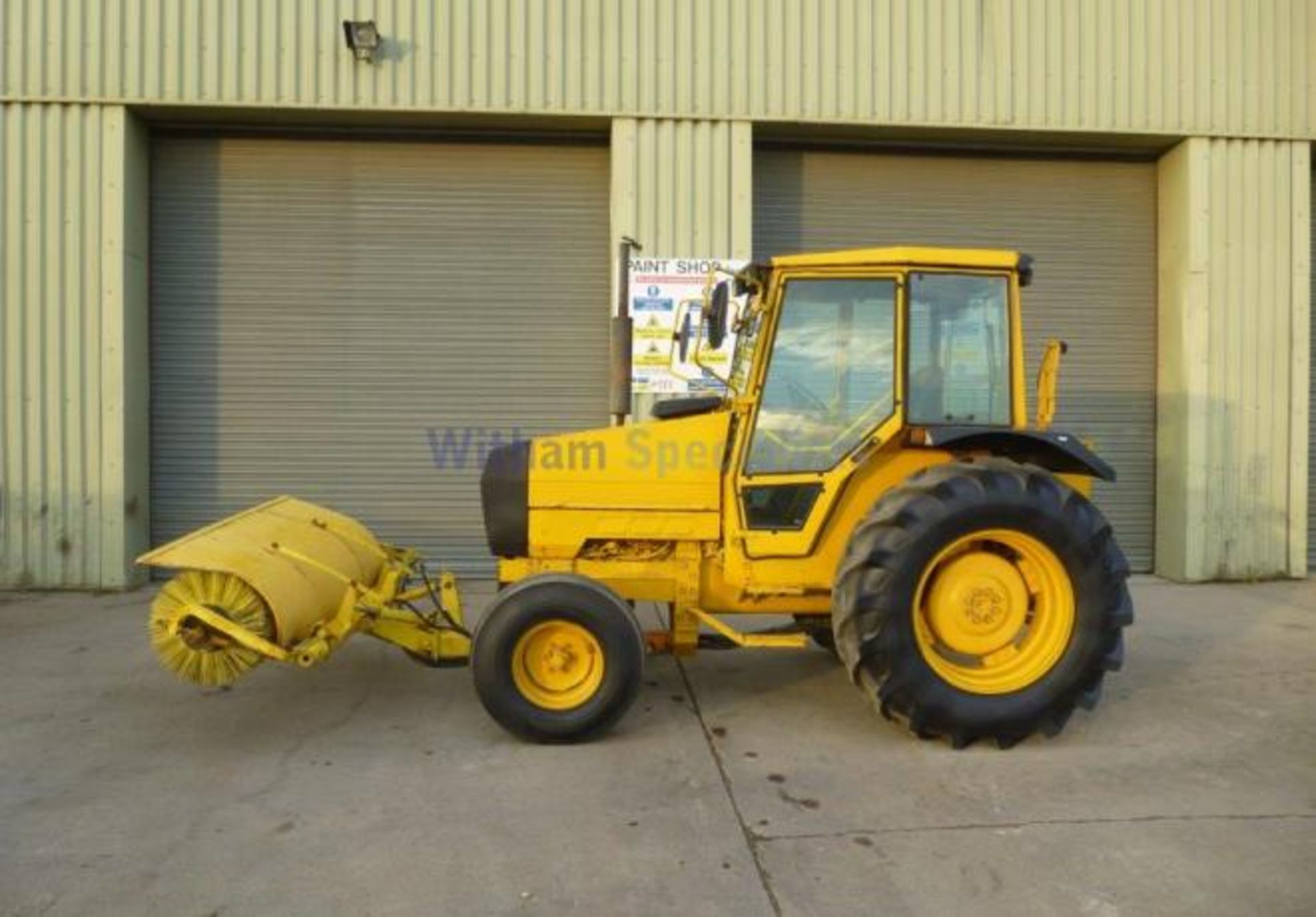 Valmet 365 Utility sweeper Tractor - Image 5 of 19