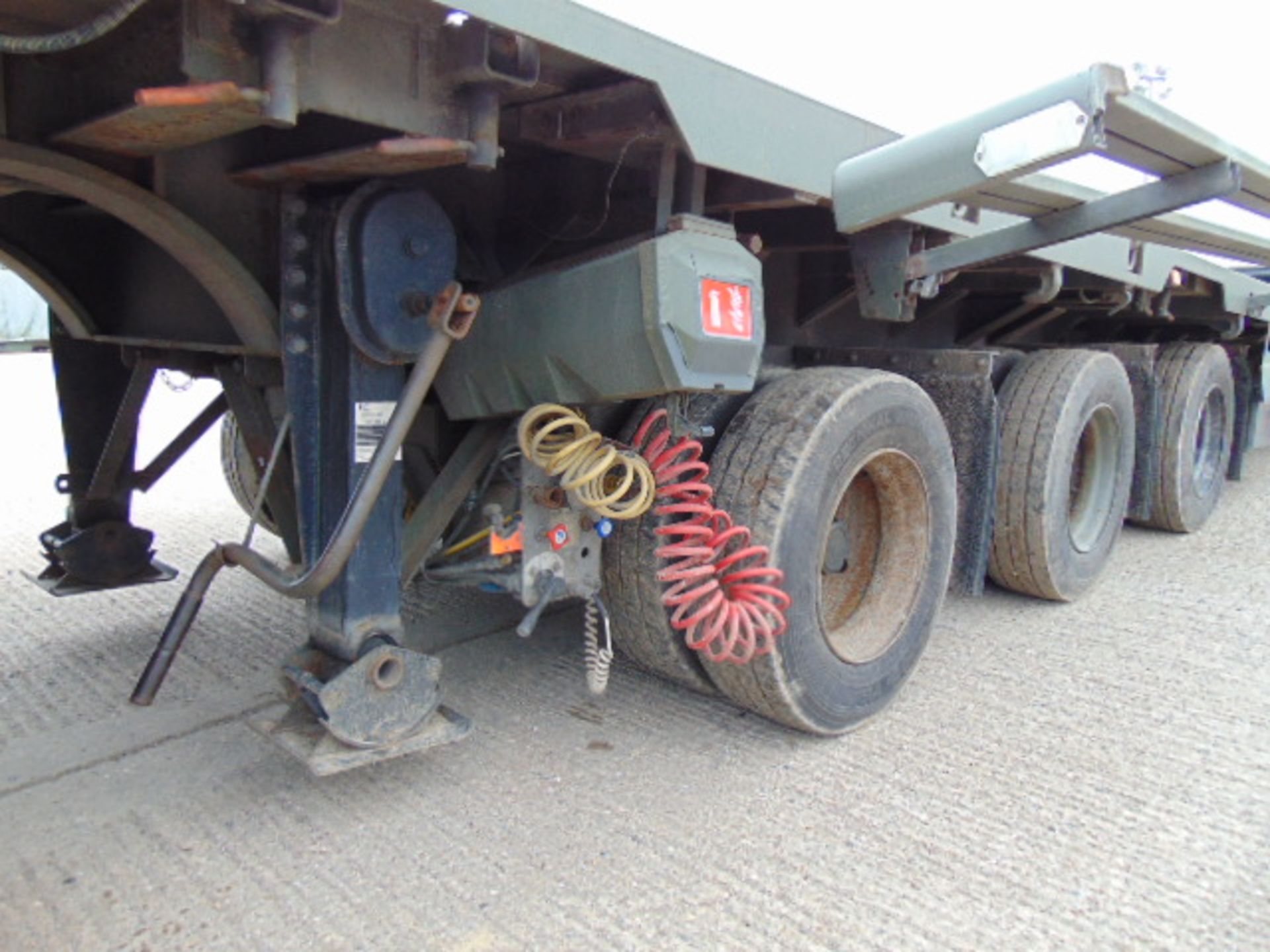 2002 Oldbury Tri Axle Sliding Deck Plant Trailer - Image 14 of 20