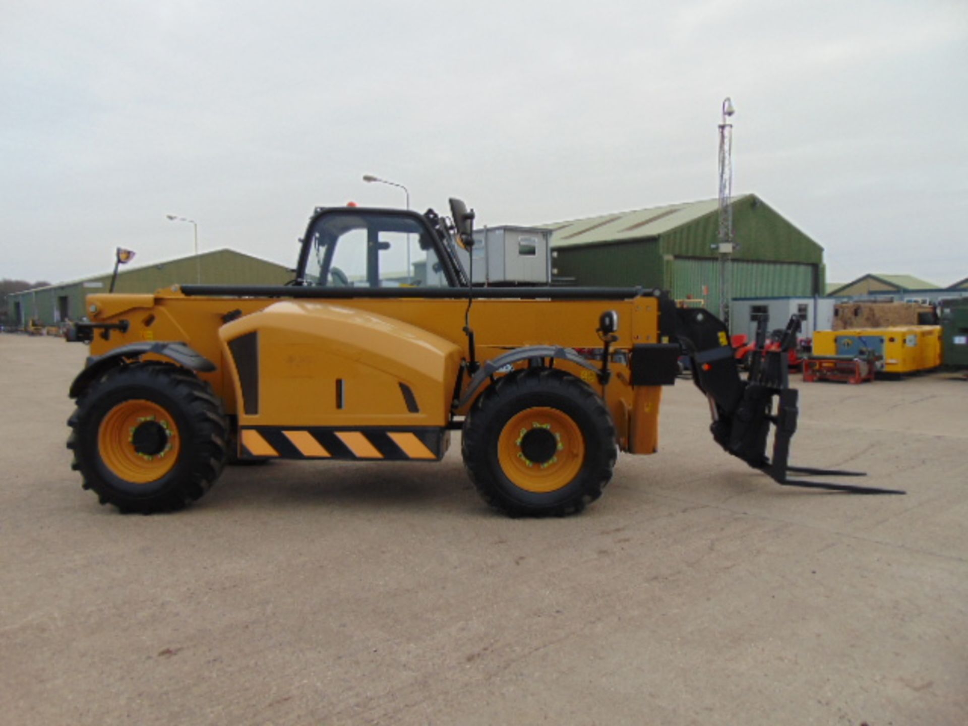 2014 Caterpillar TH414C GC 3.6 ton Telehandler - Image 11 of 25