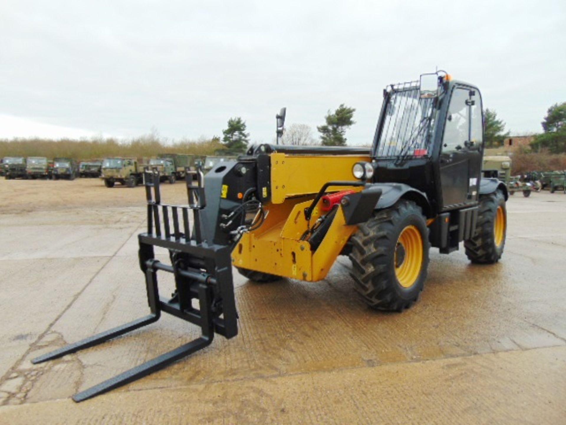 2014 Caterpillar TH414C GC 3.6 ton Telehandler - Image 9 of 23