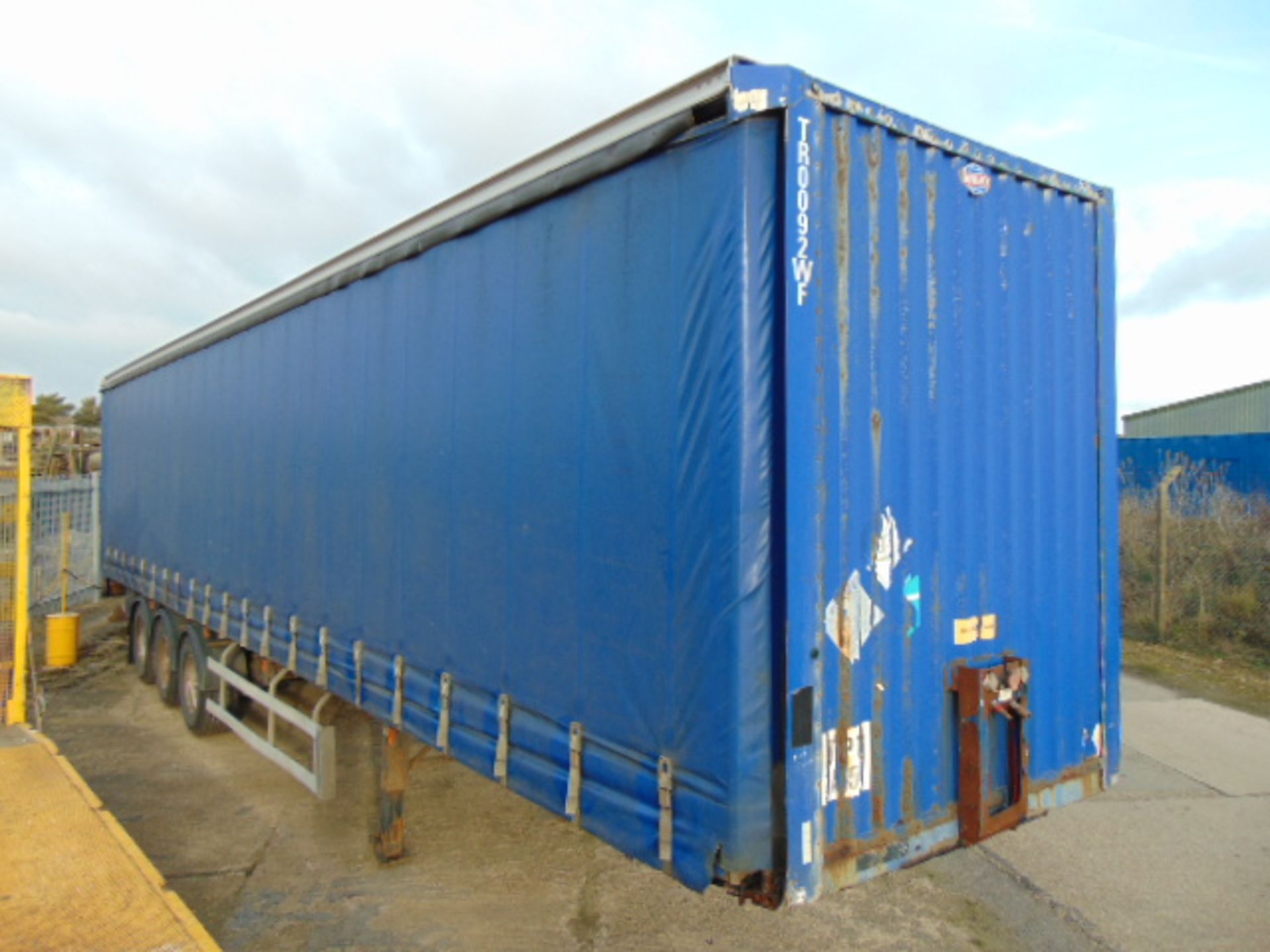 Utility International ZT3FLS 44ft Tri Axle Curtainside Trailer - Image 3 of 14