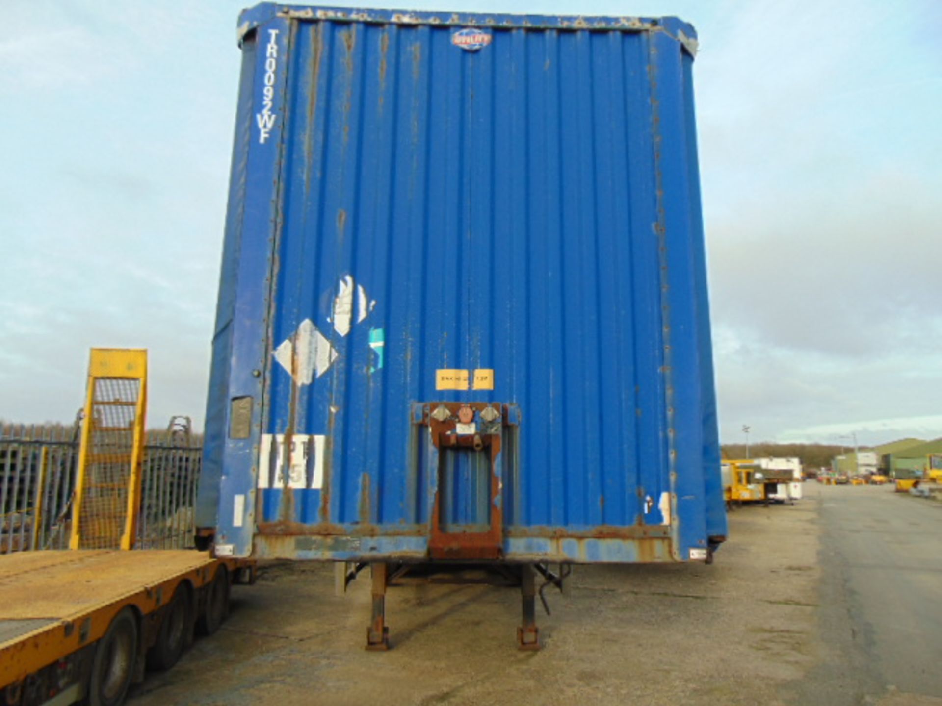 Utility International ZT3FLS 44ft Tri Axle Curtainside Trailer - Image 2 of 14