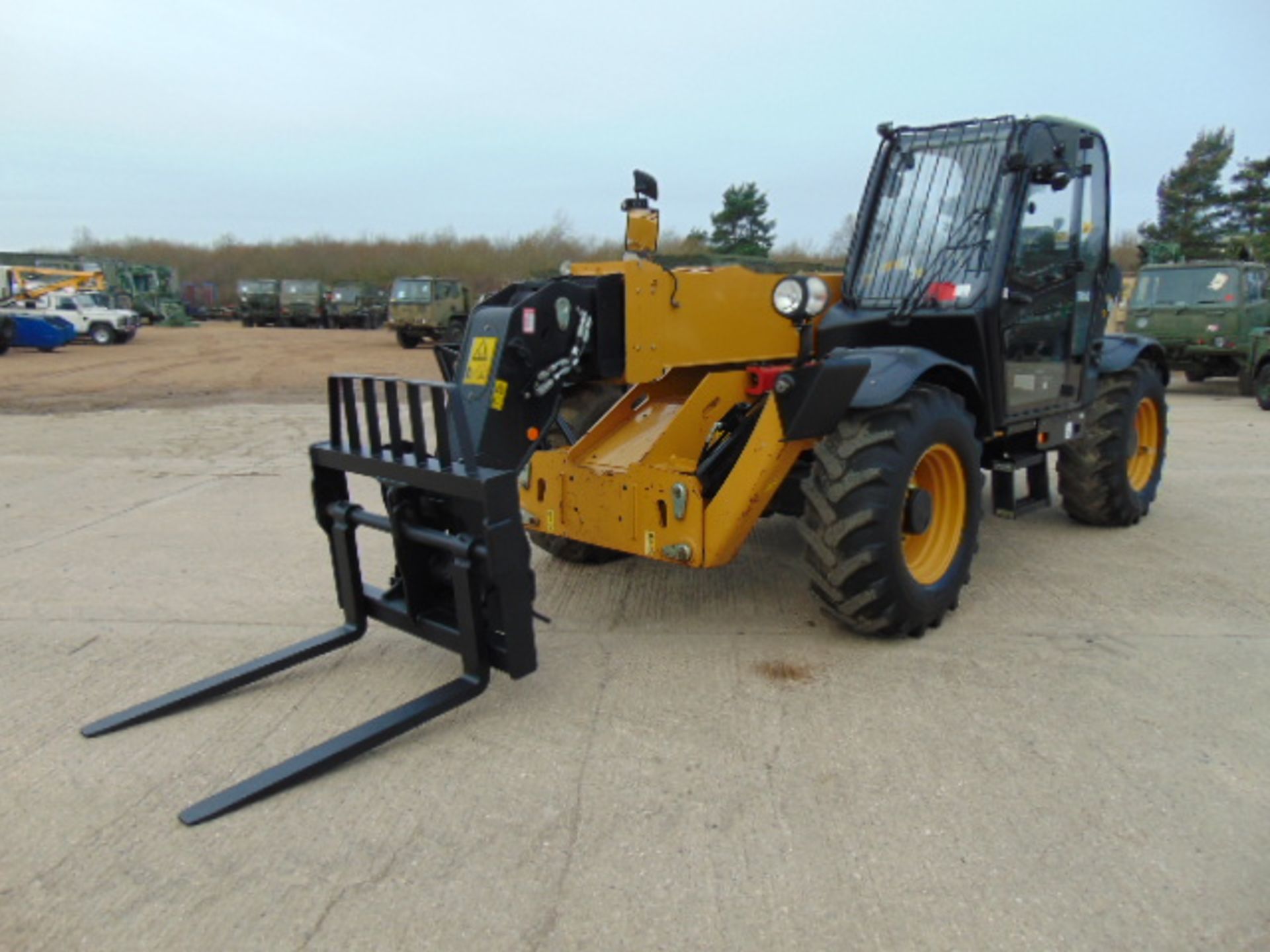 2014 Caterpillar TH414C 3.6 ton Telehandler - Image 8 of 26